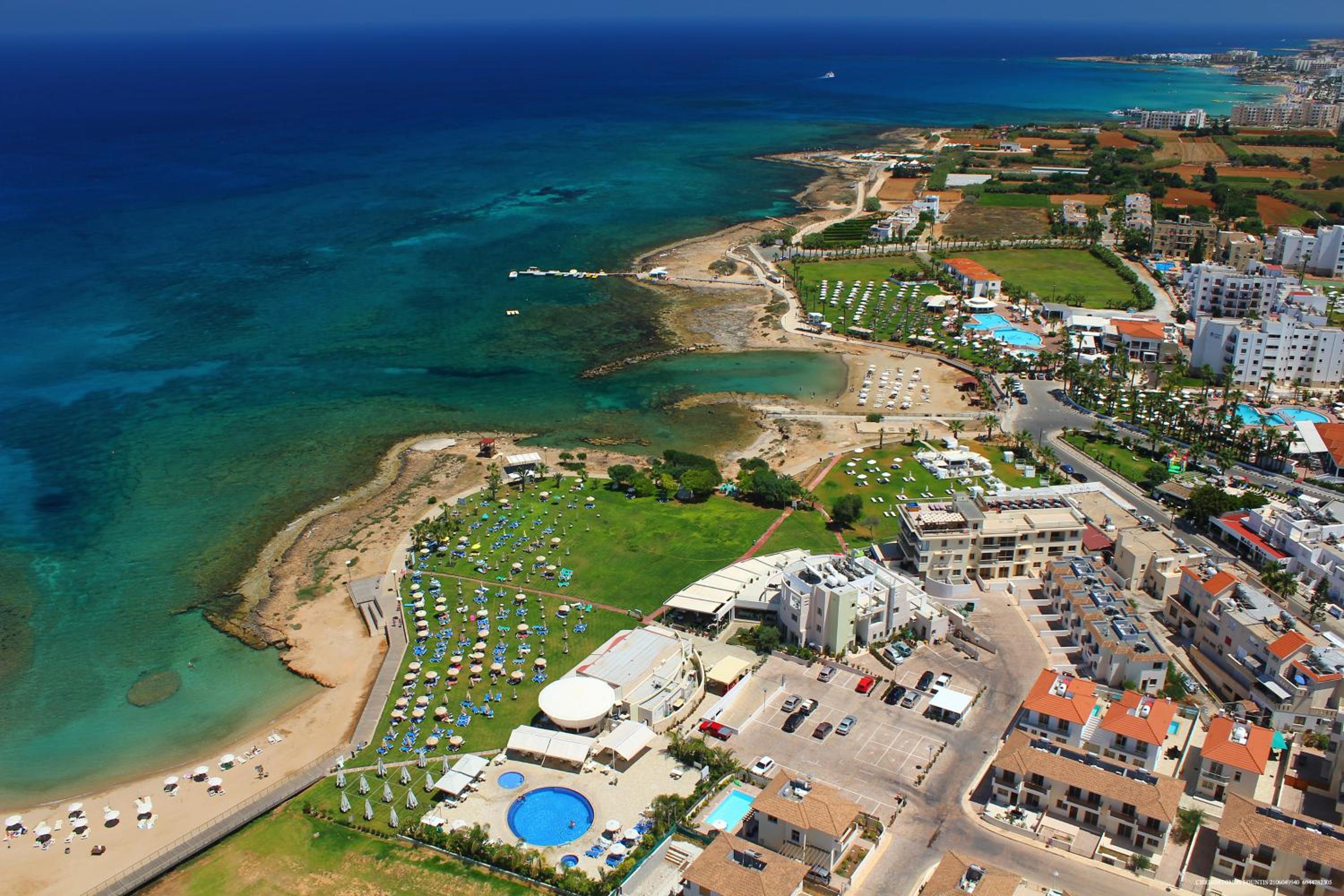 Polyxenia Isaak Luxury Villas and Apartments