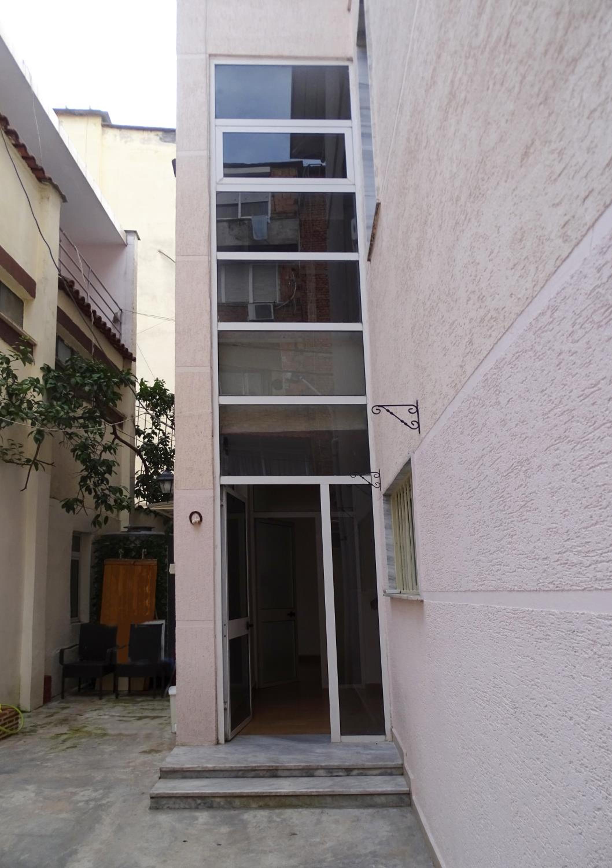 Buff Hostel Tirana