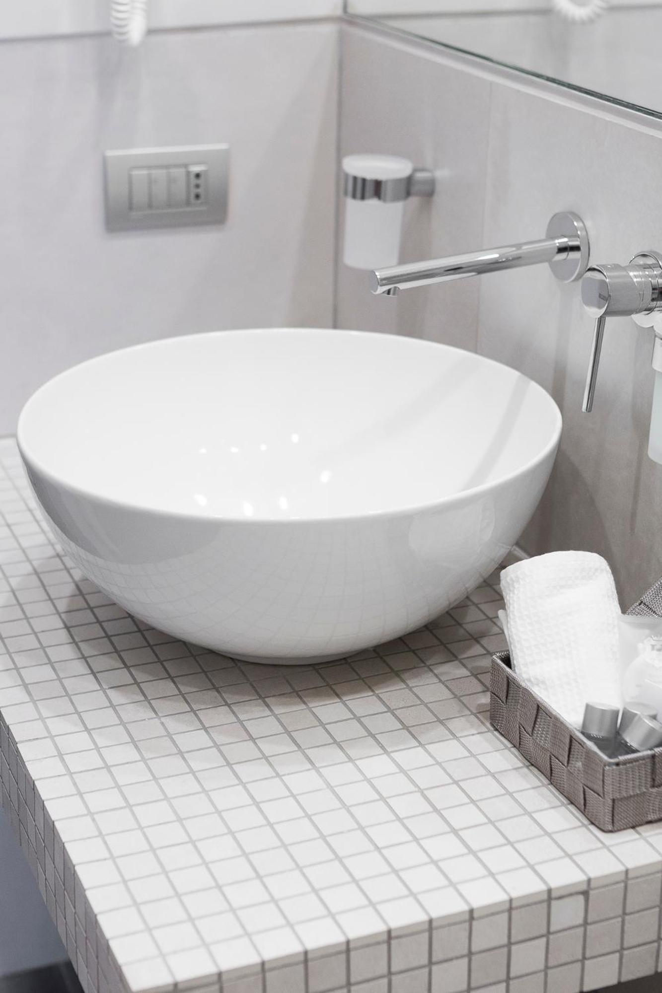 Rhome Suites