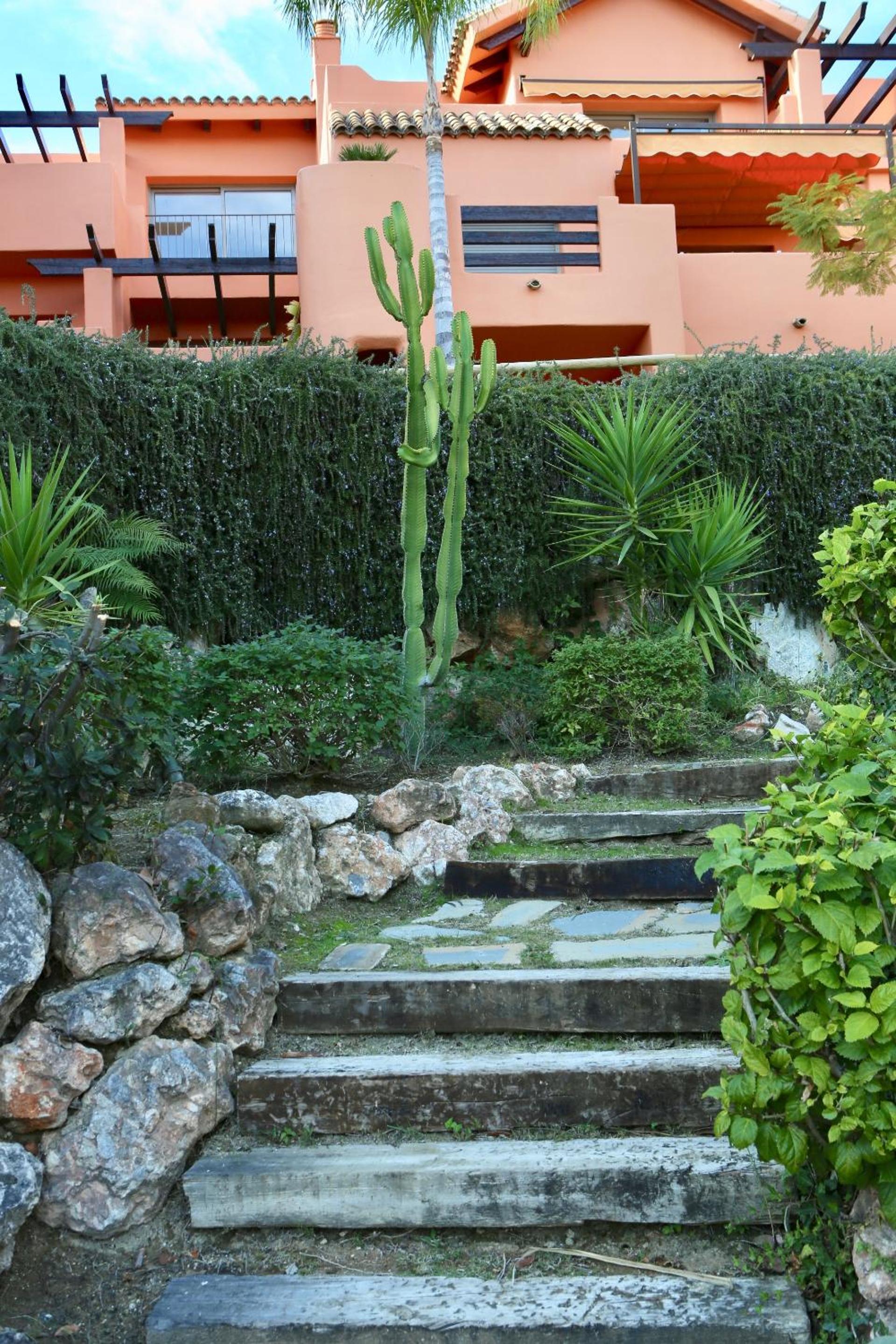 Garden home near the Beach