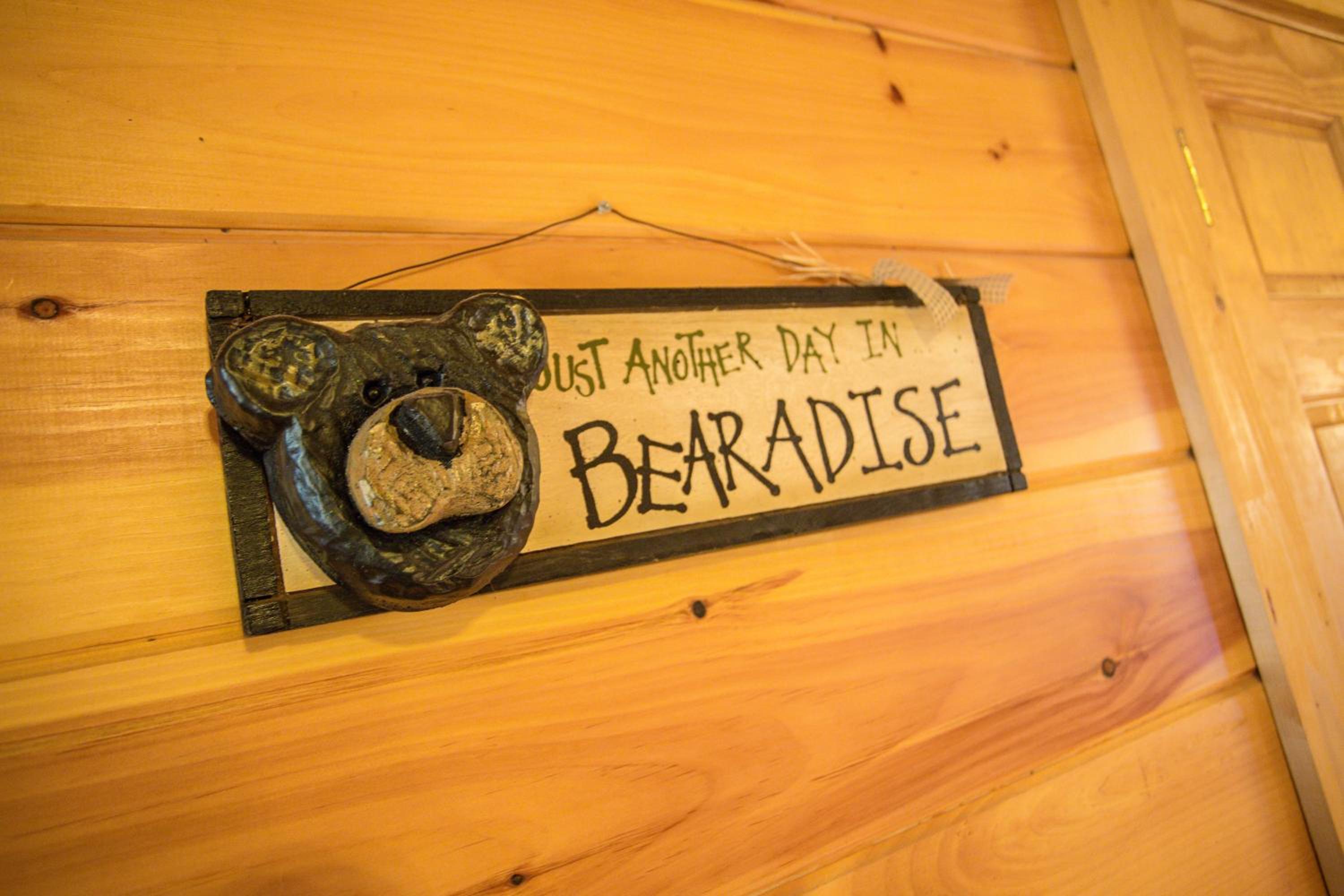 Bearadise Lodge