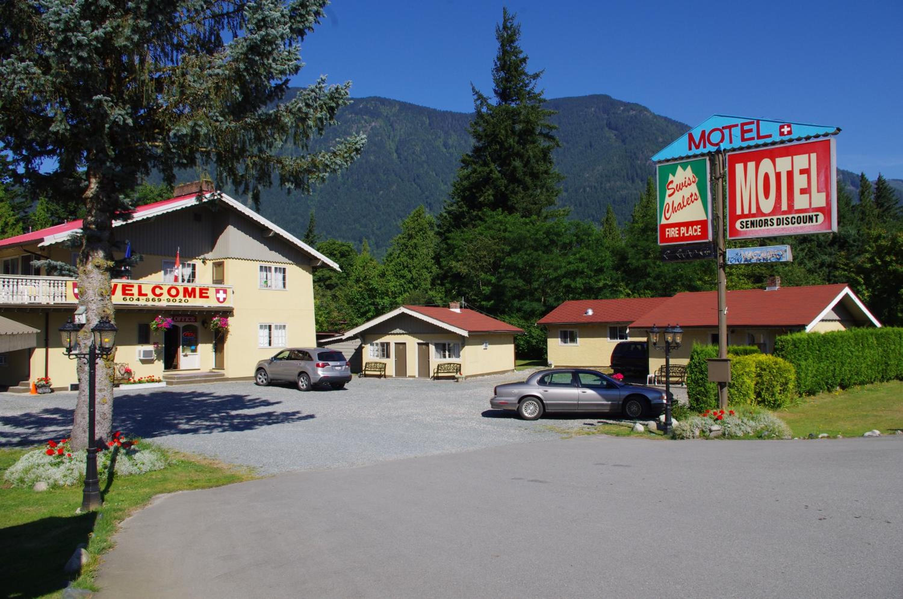 Richca Chalets Resort