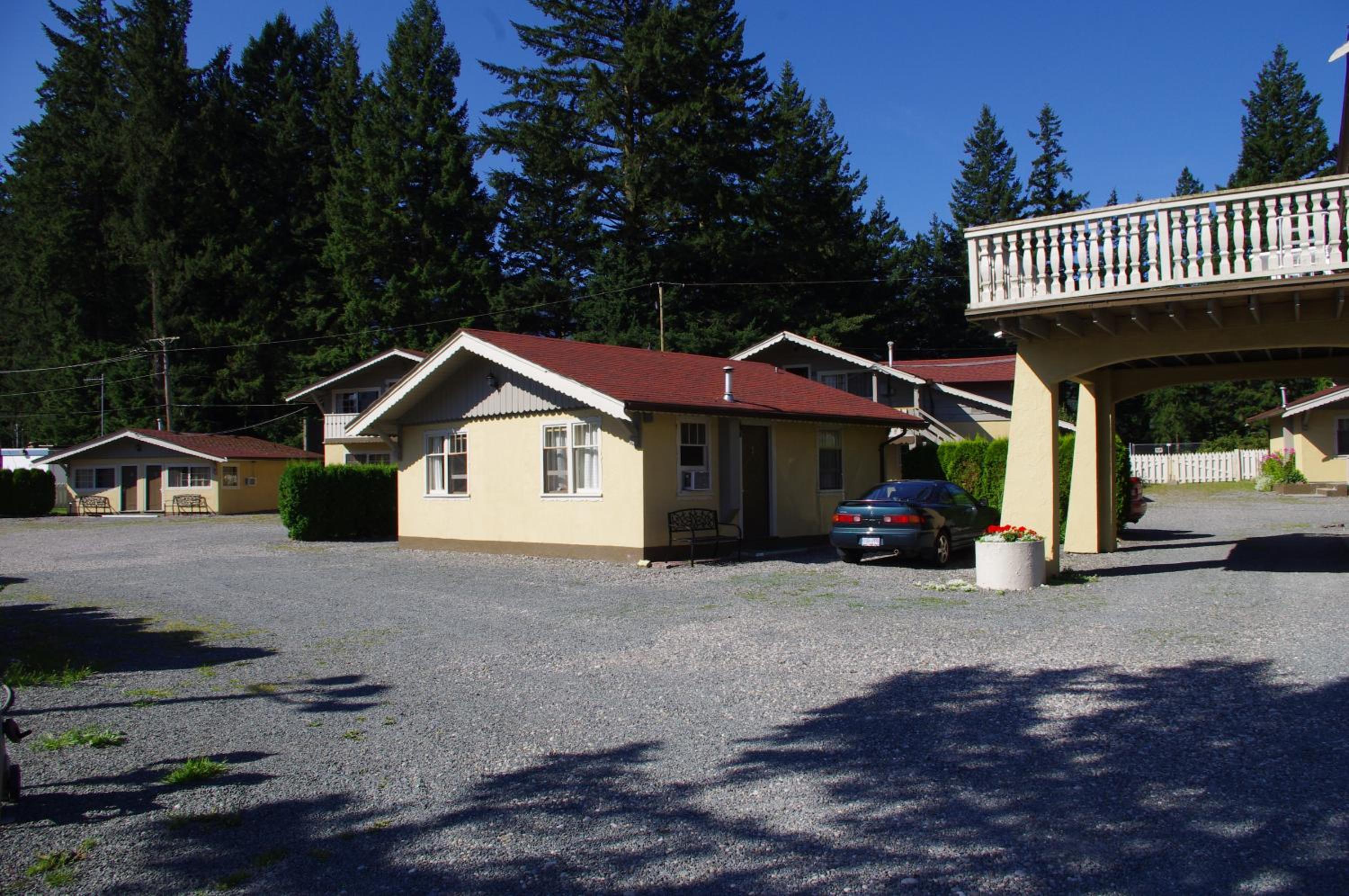 Richca Chalets Resort