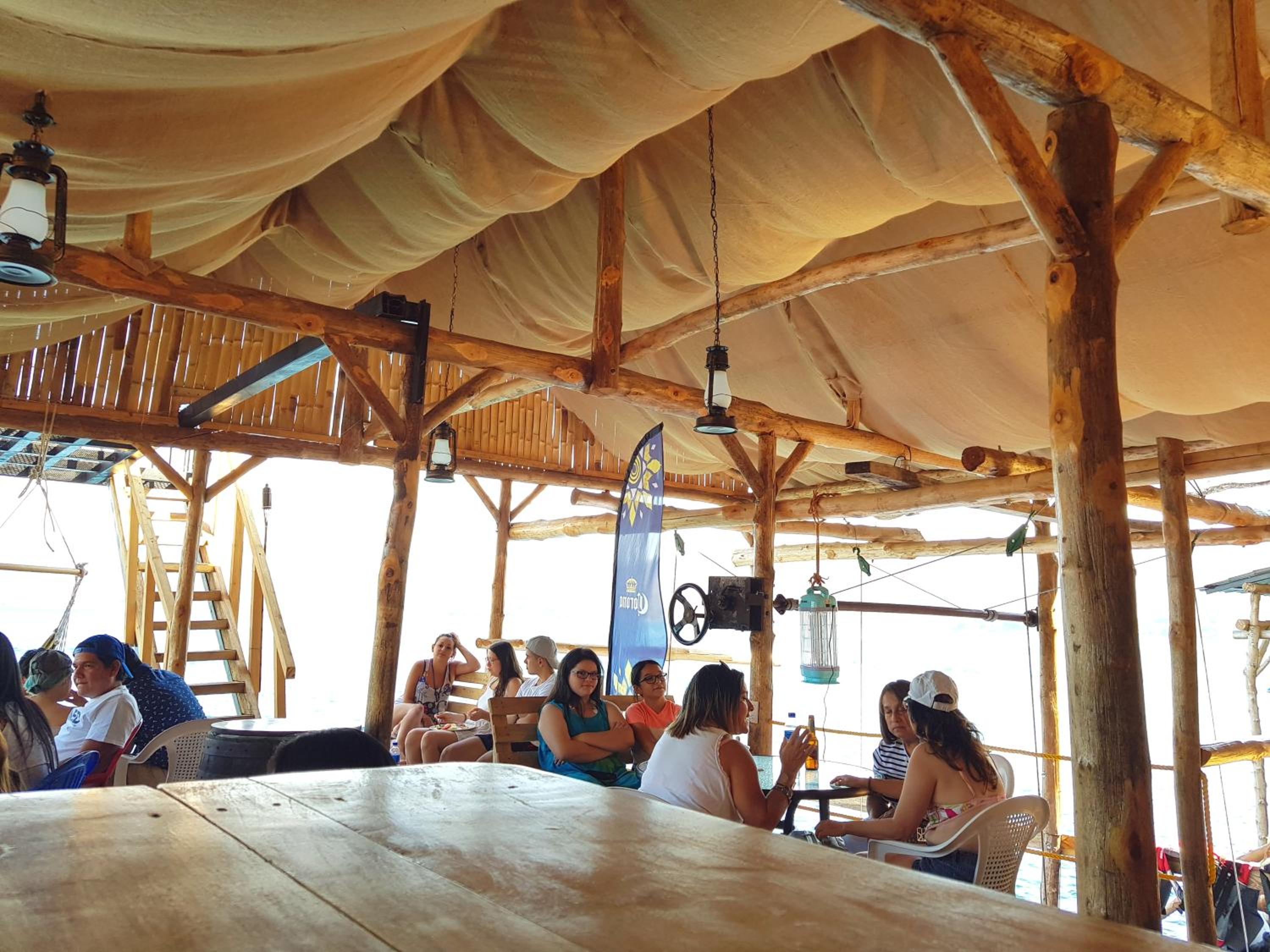 Captain Morgan Hostel Lake Coatepeque