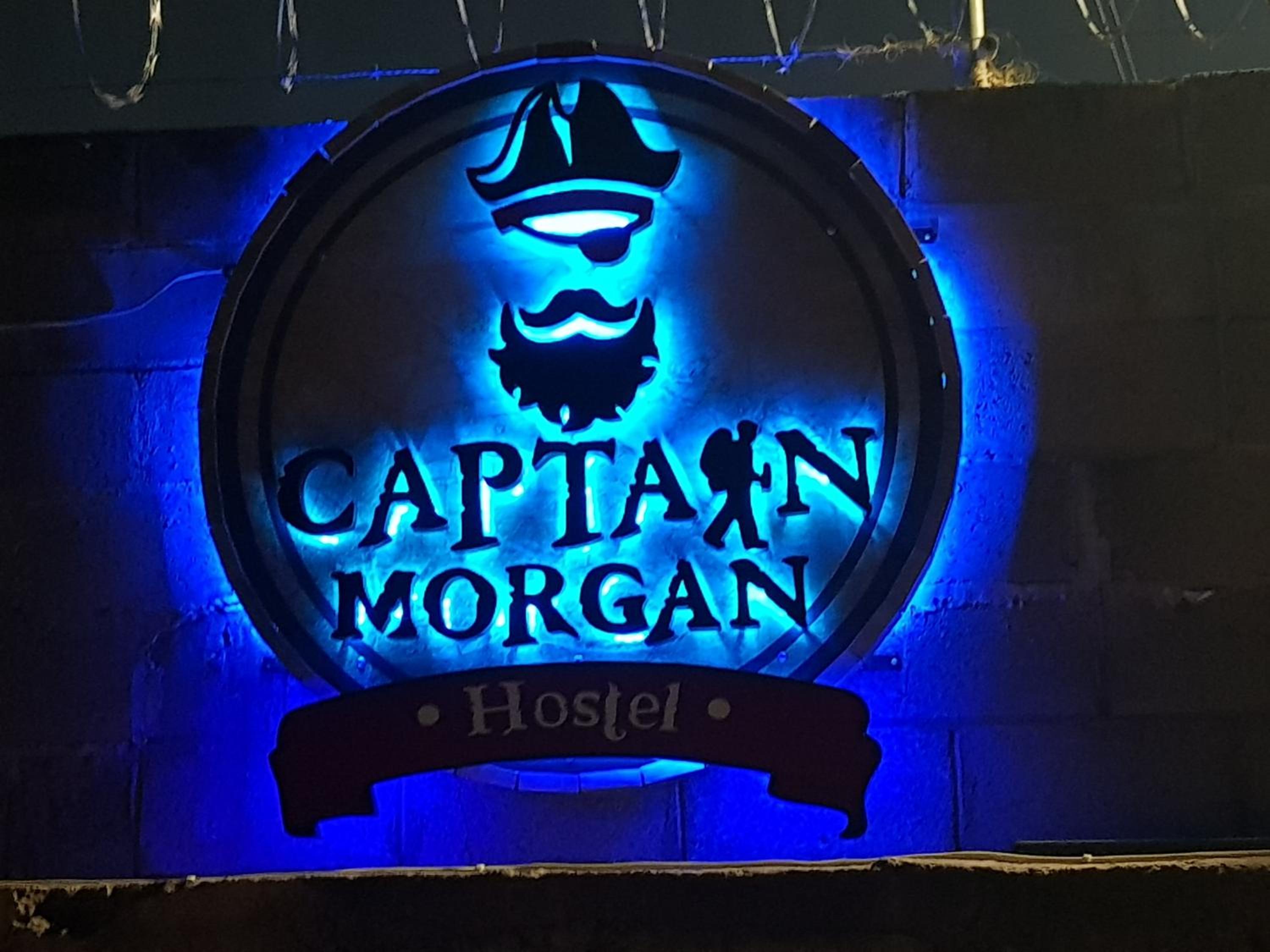 Captain Morgan Hostel Lake Coatepeque