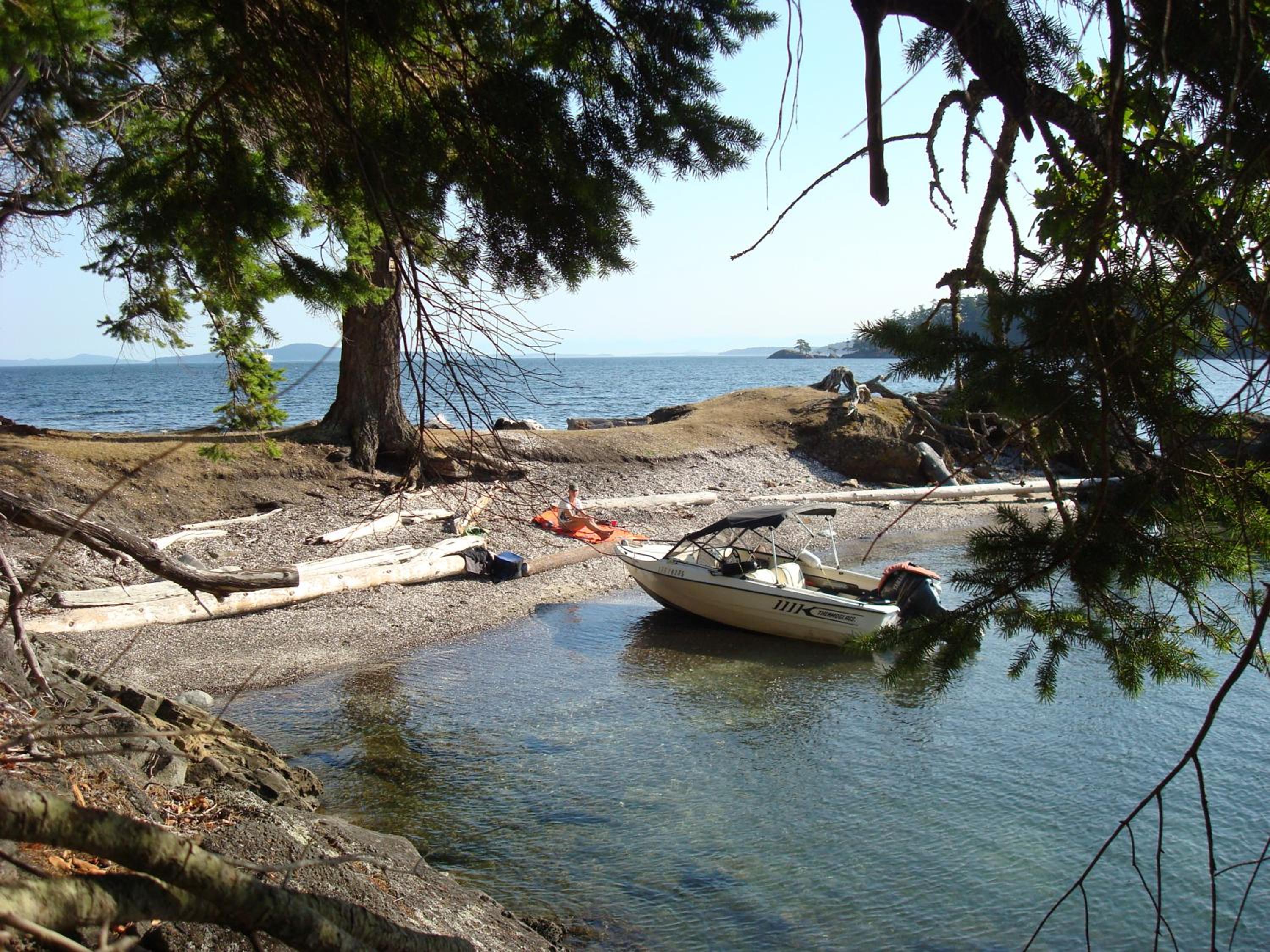 Sticks and Stones Cottage-Arbutus Grove