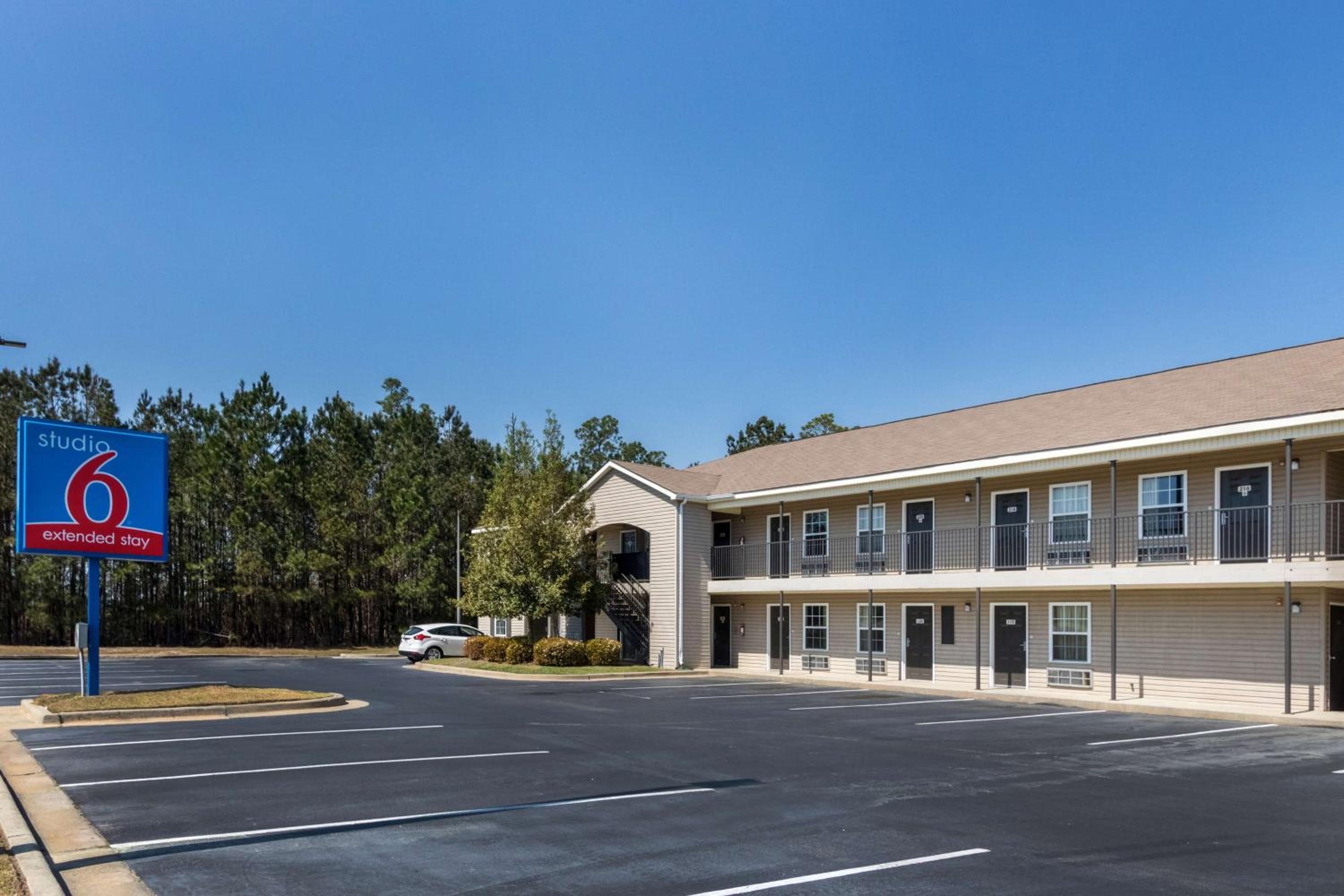 Statesboro Vacations - Studio 6-Statesboro, GA - Property Image 9