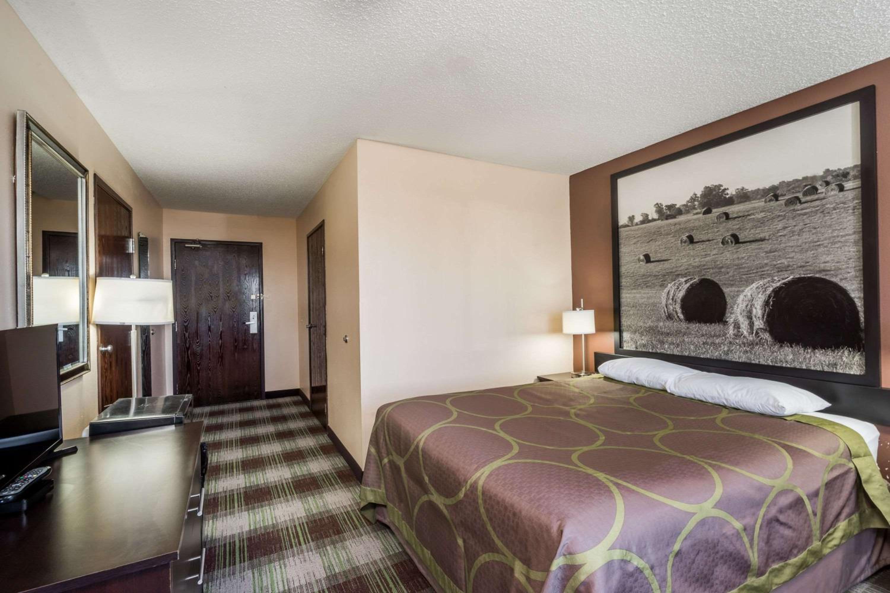 Super 8 by Wyndham Campbellsville KY view 4