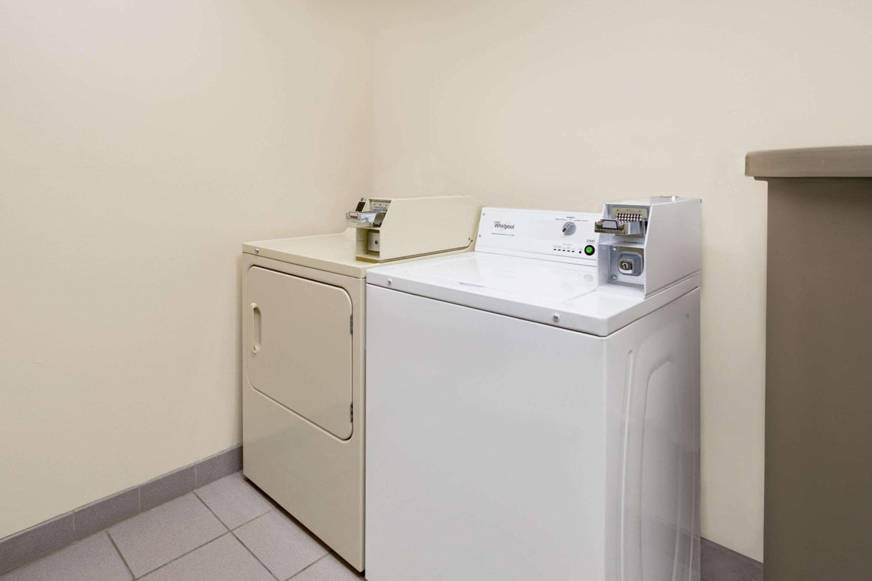 Athens Vacations - Super 8 by Wyndham Athens - Property Image 1