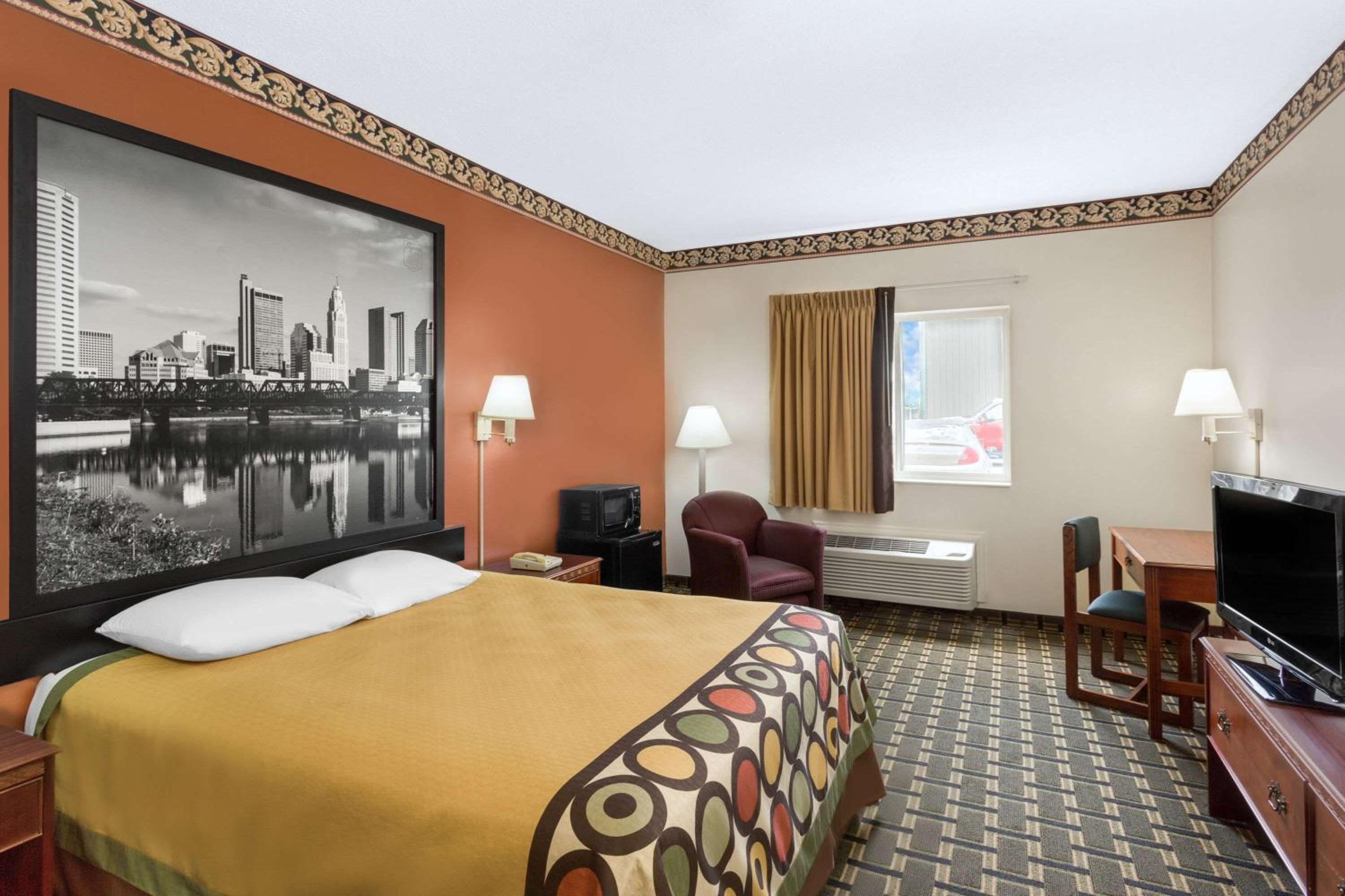 Athens Vacations - Super 8 by Wyndham Athens - Property Image 2
