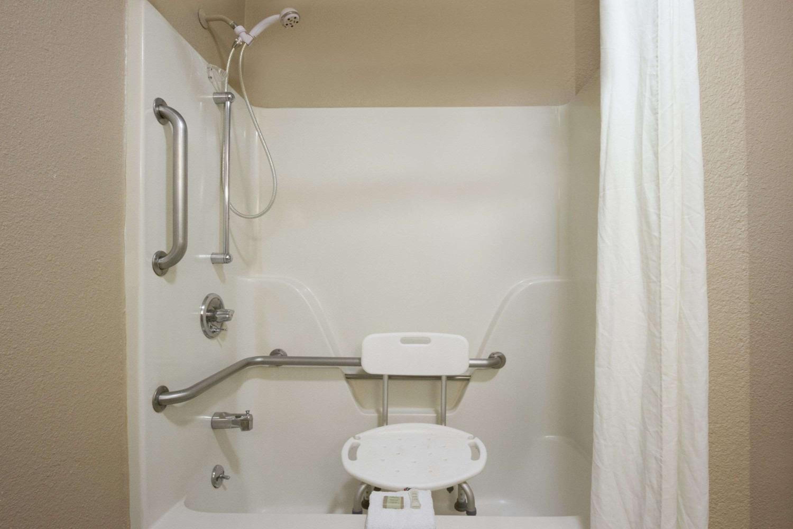 Super 8 by Wyndham Fort Chiswell Wytheville Area - Property Image 9