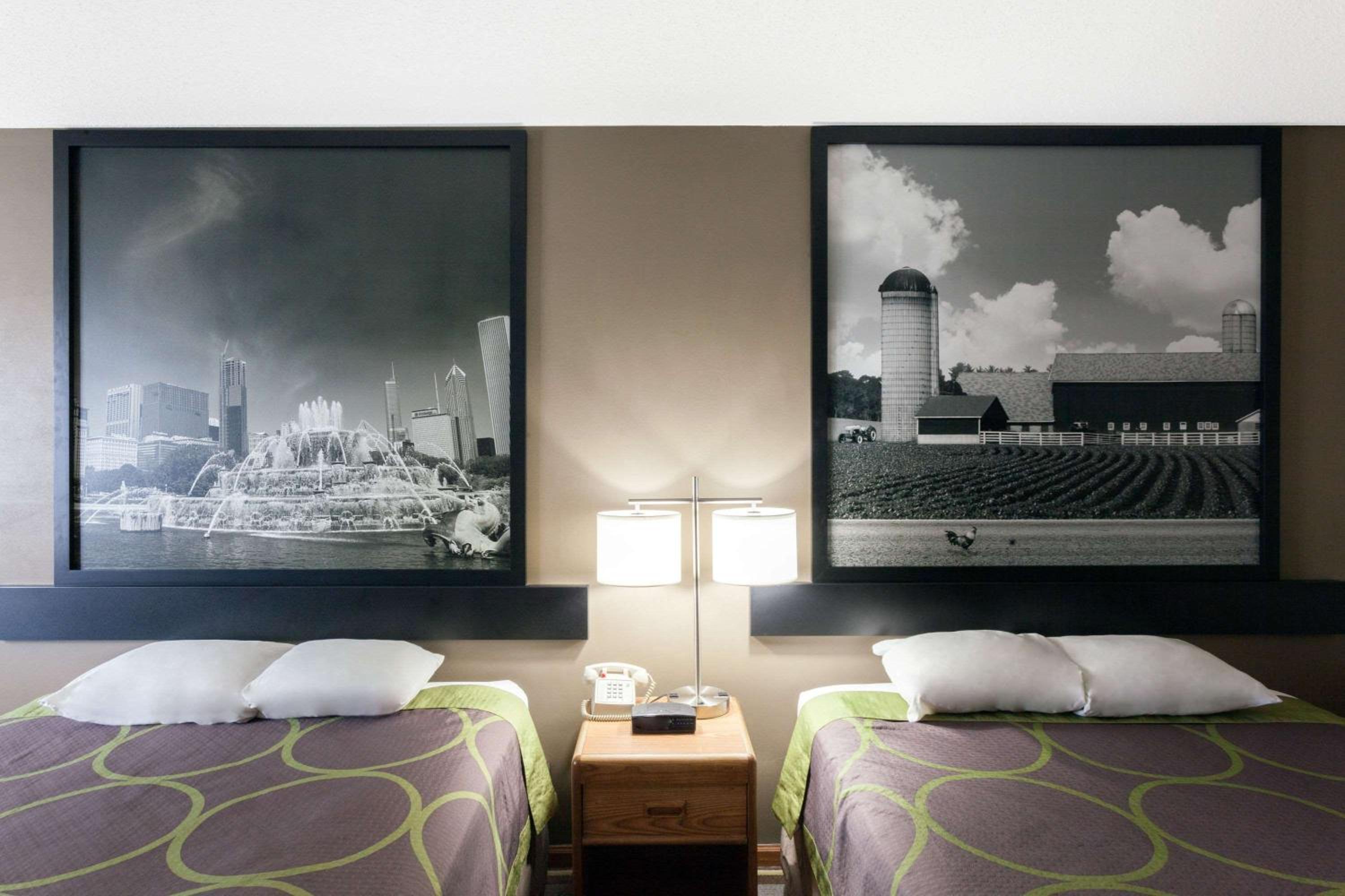 Super 8 by Wyndham Gilman - Property Image 16