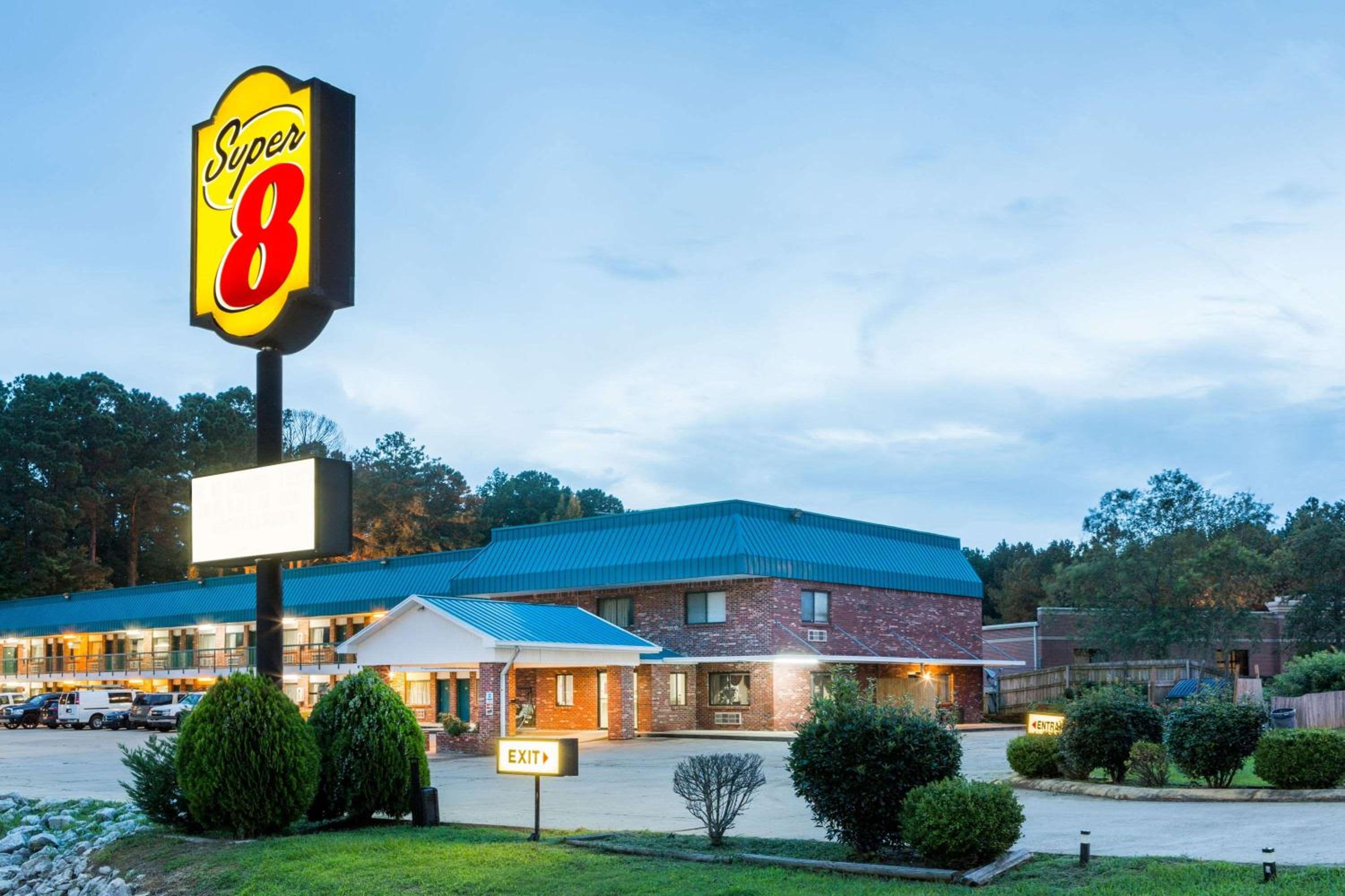 Super 8 by Wyndham Kosciusko view 2