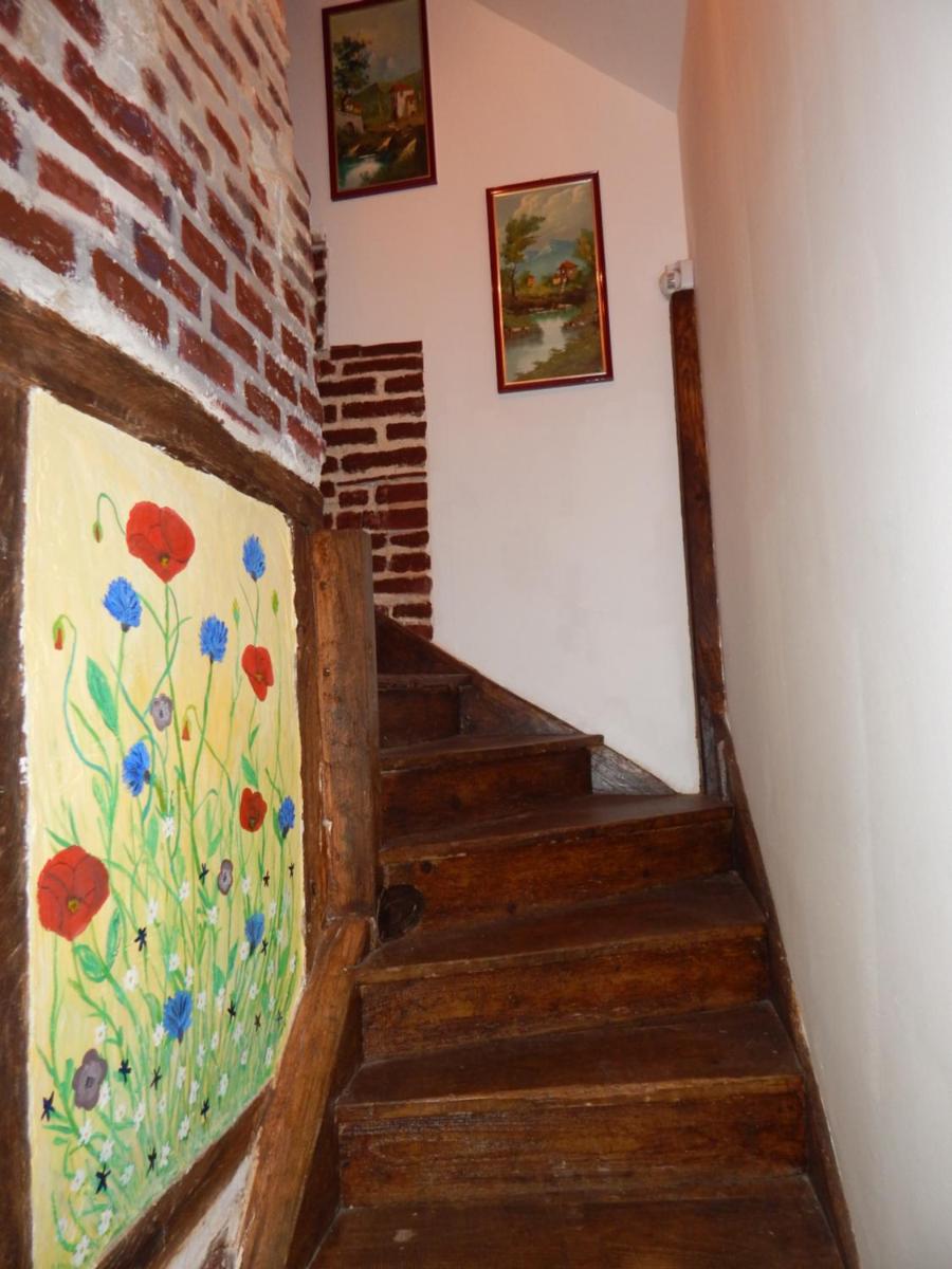 Photo 10