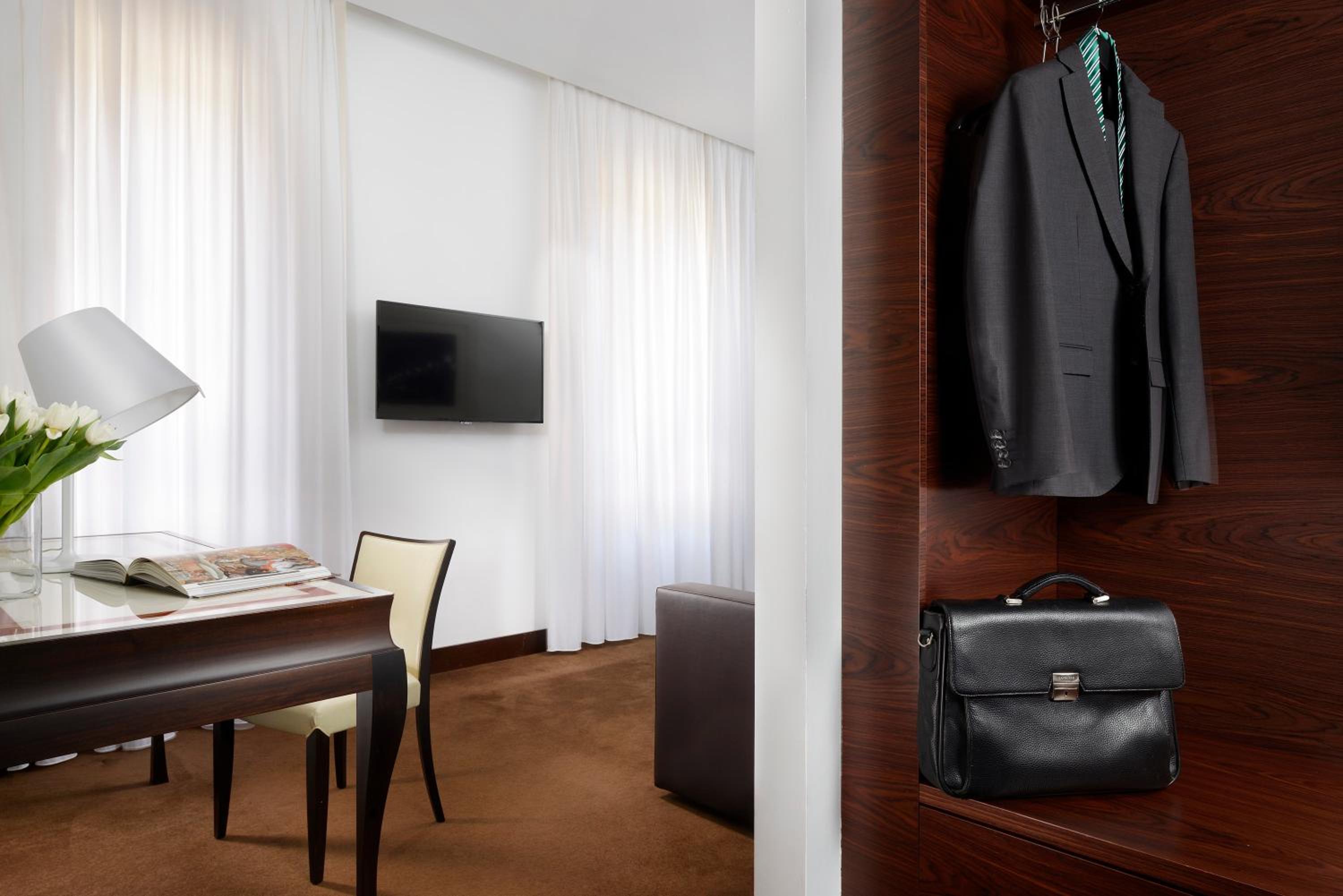 Castello Sforzesco Suites by Brera Apartments — 3