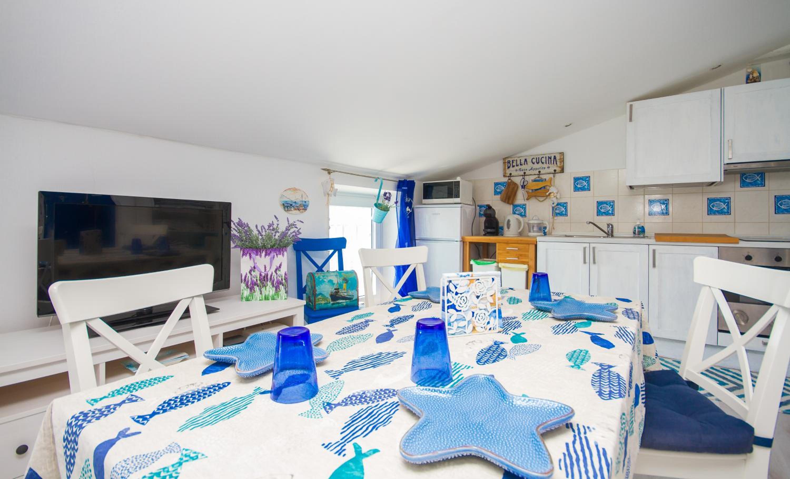Blue Sea Apartment by Locap Group view 3