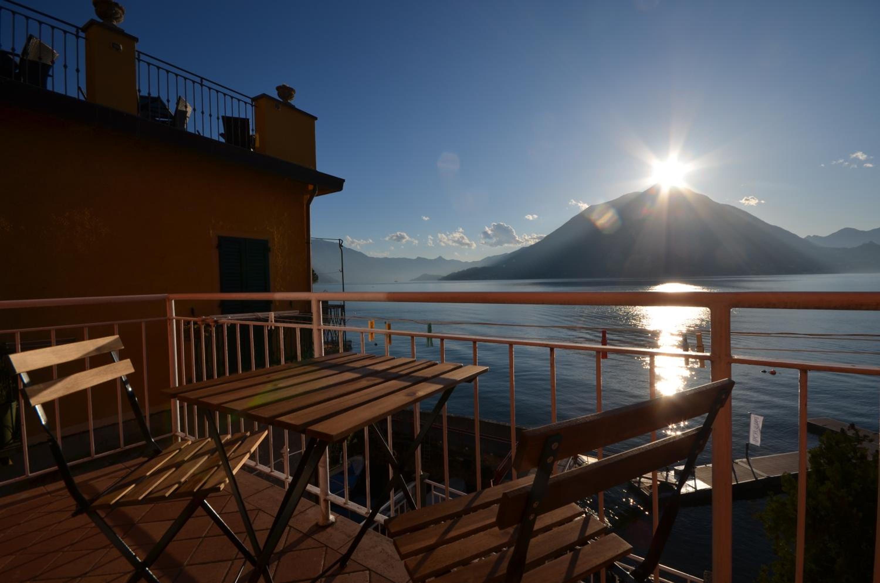 Robyhouse Varenna view 2