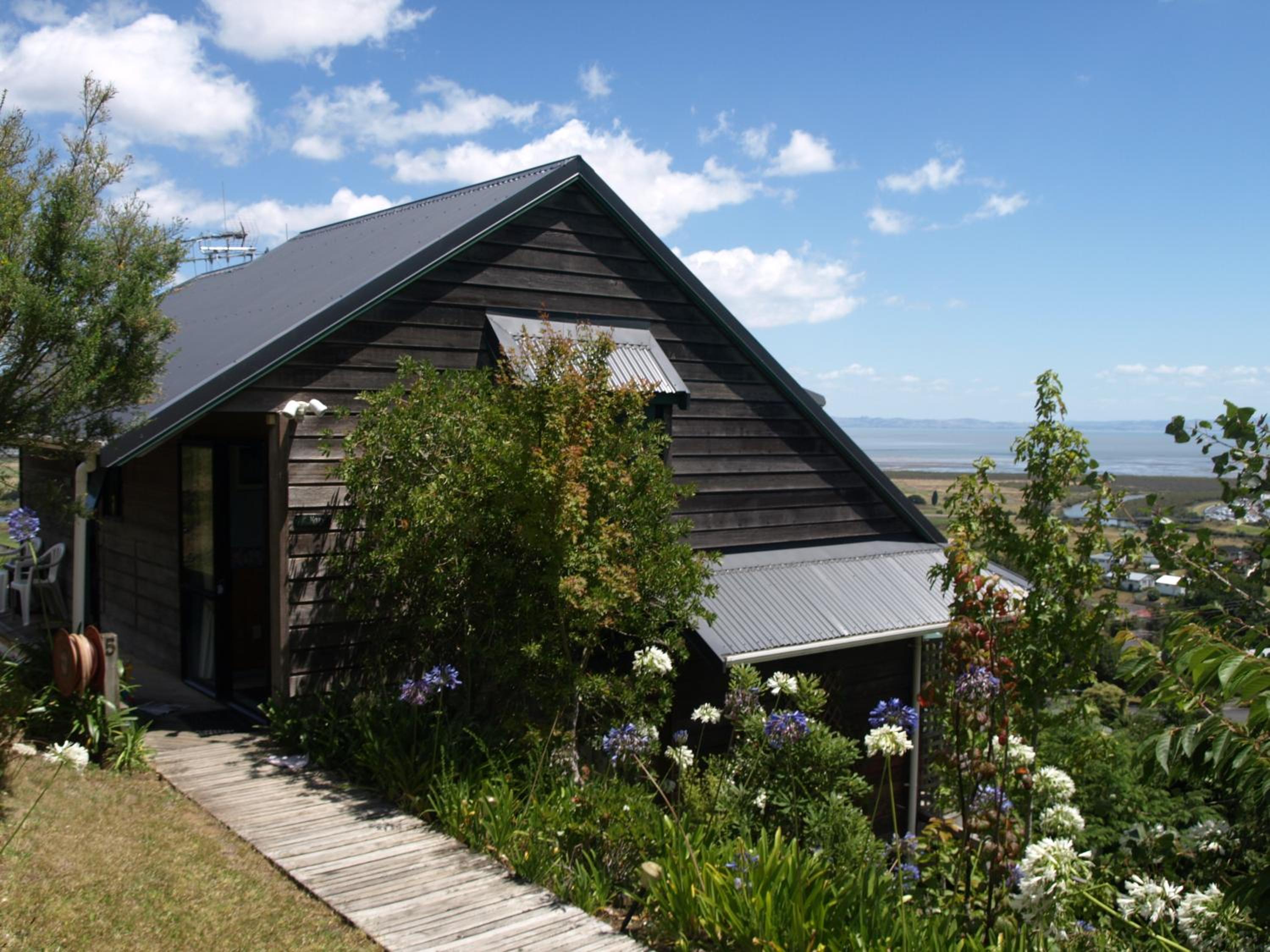 Grafton Cottage & Chalets