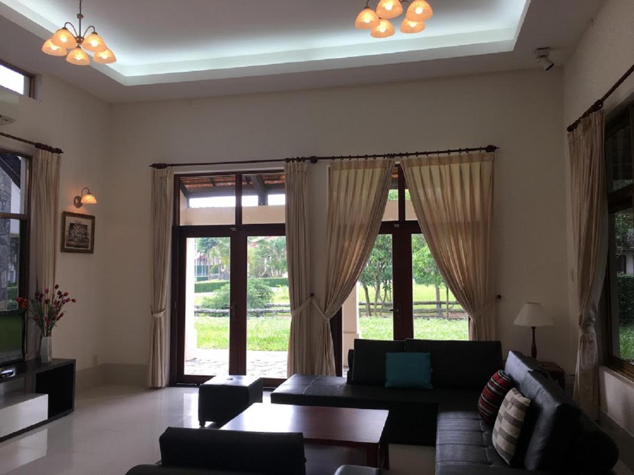 Vietnam Golf - Lake View Villas