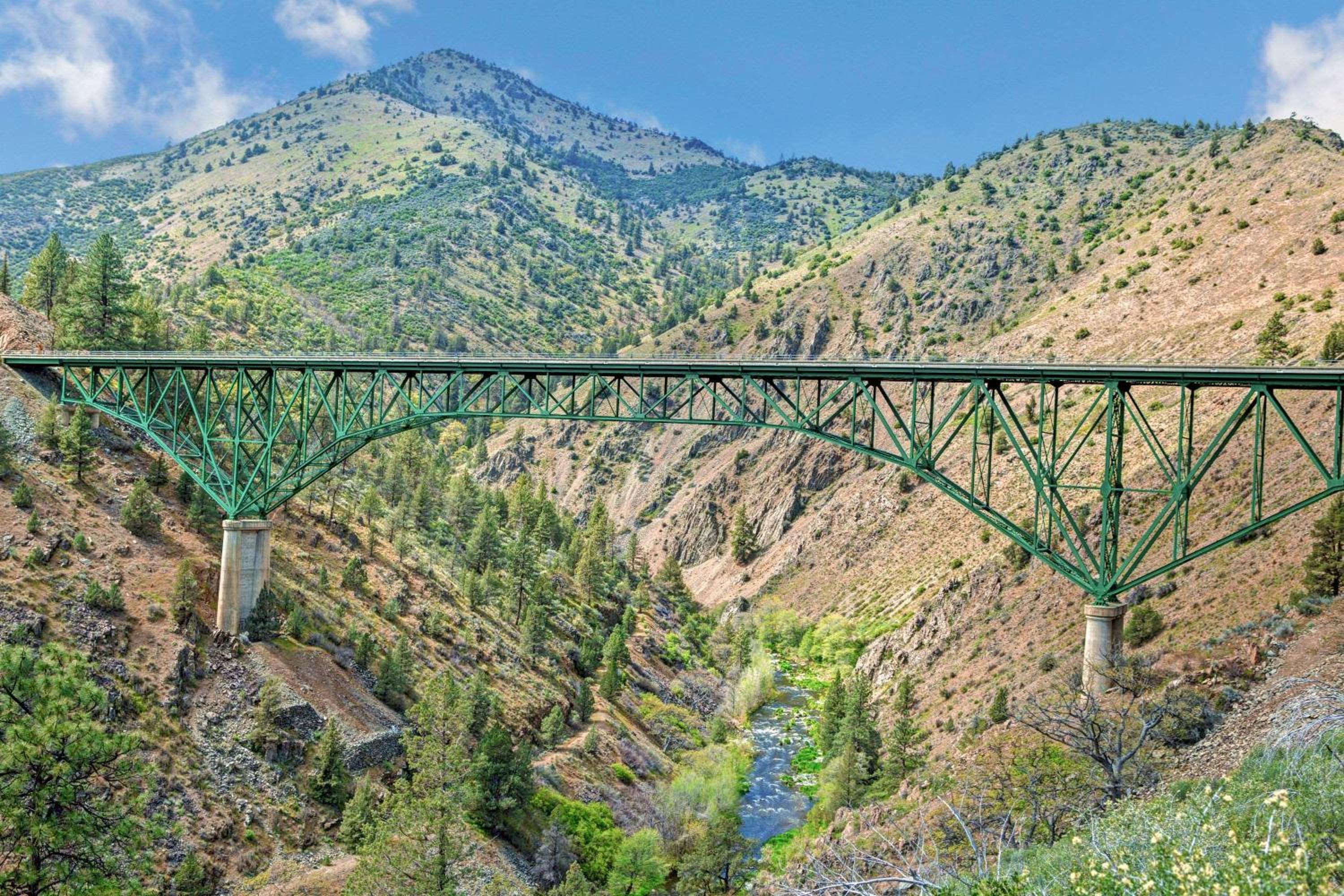 Yreka Vacations - Super 8 by Wyndham Yreka - Property Image 2