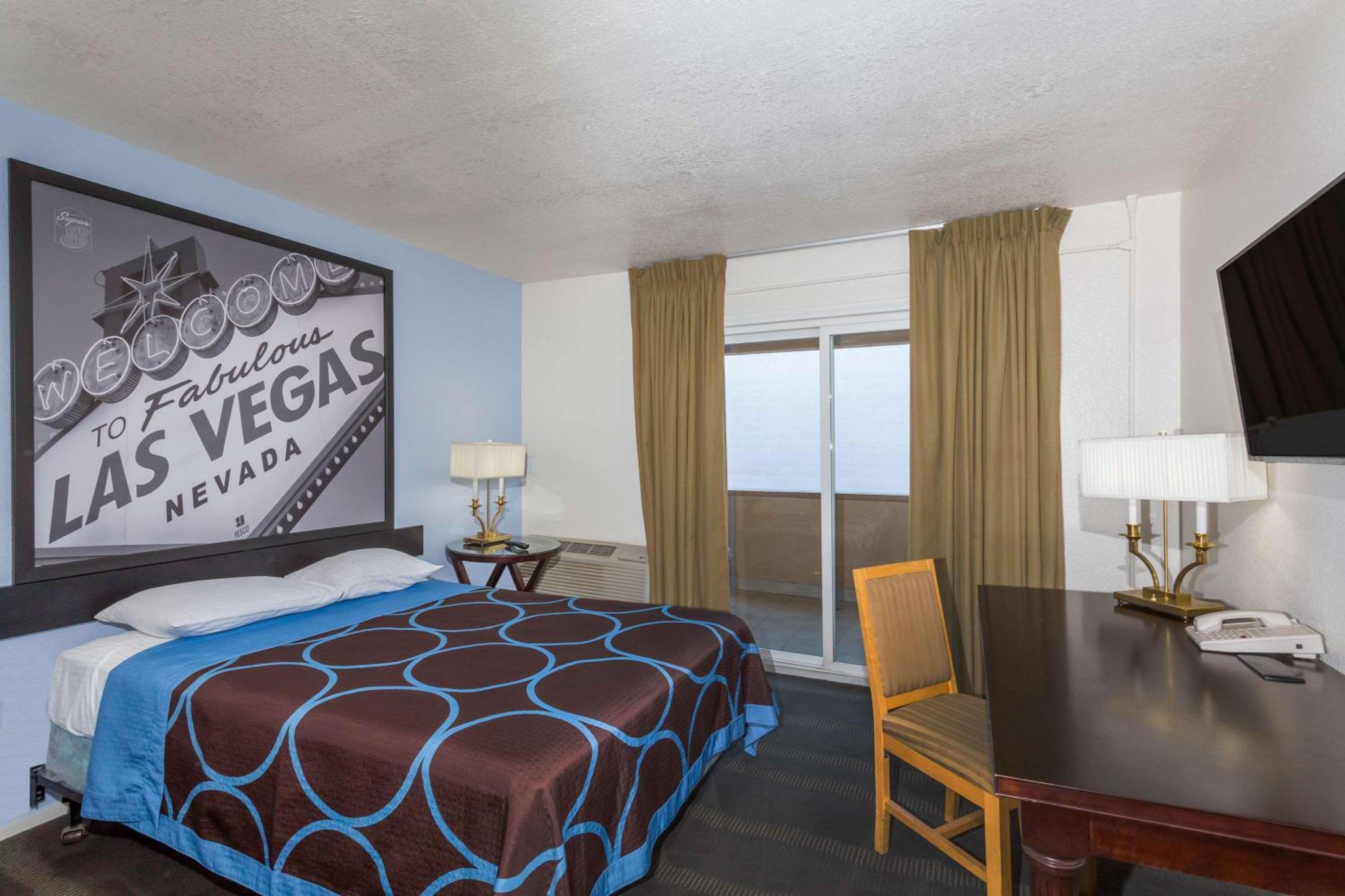Super 8 by Wyndham Las Vegas North Strip/Fremont St. Area 2