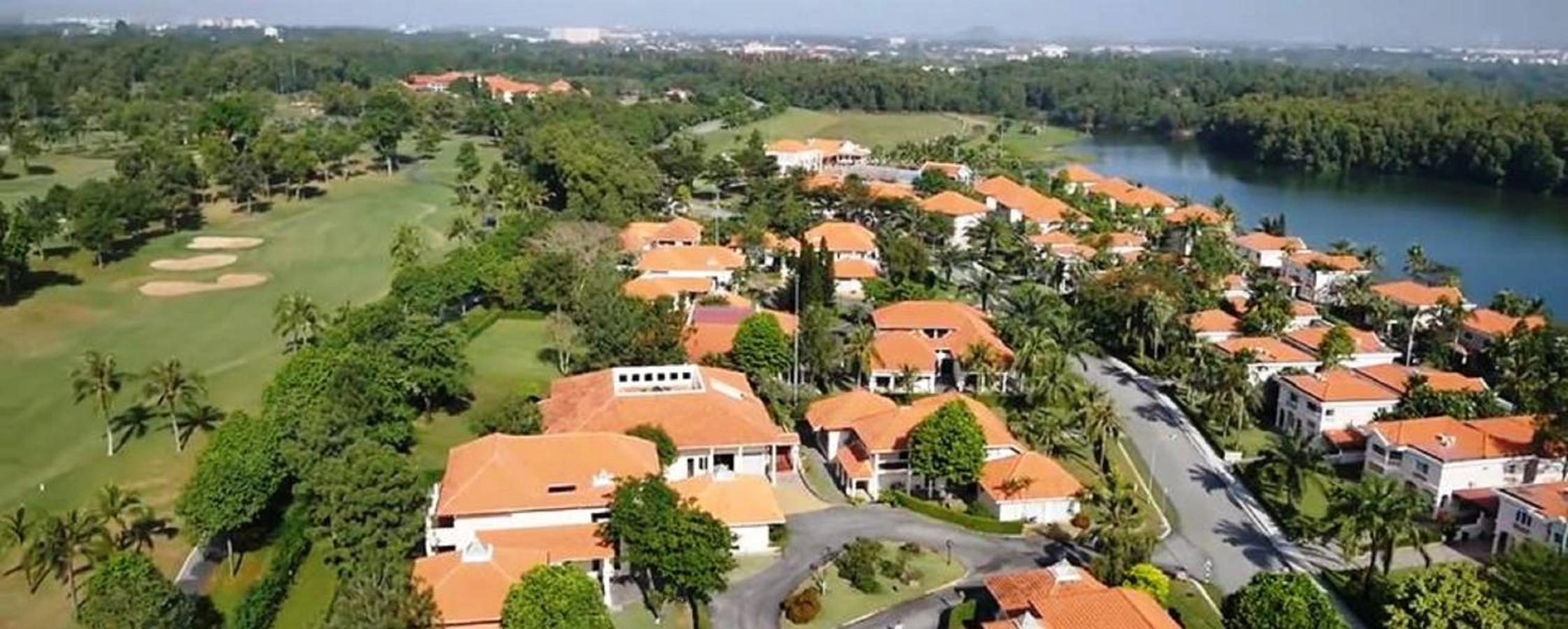 Vietnam Golf - Lake View Villas