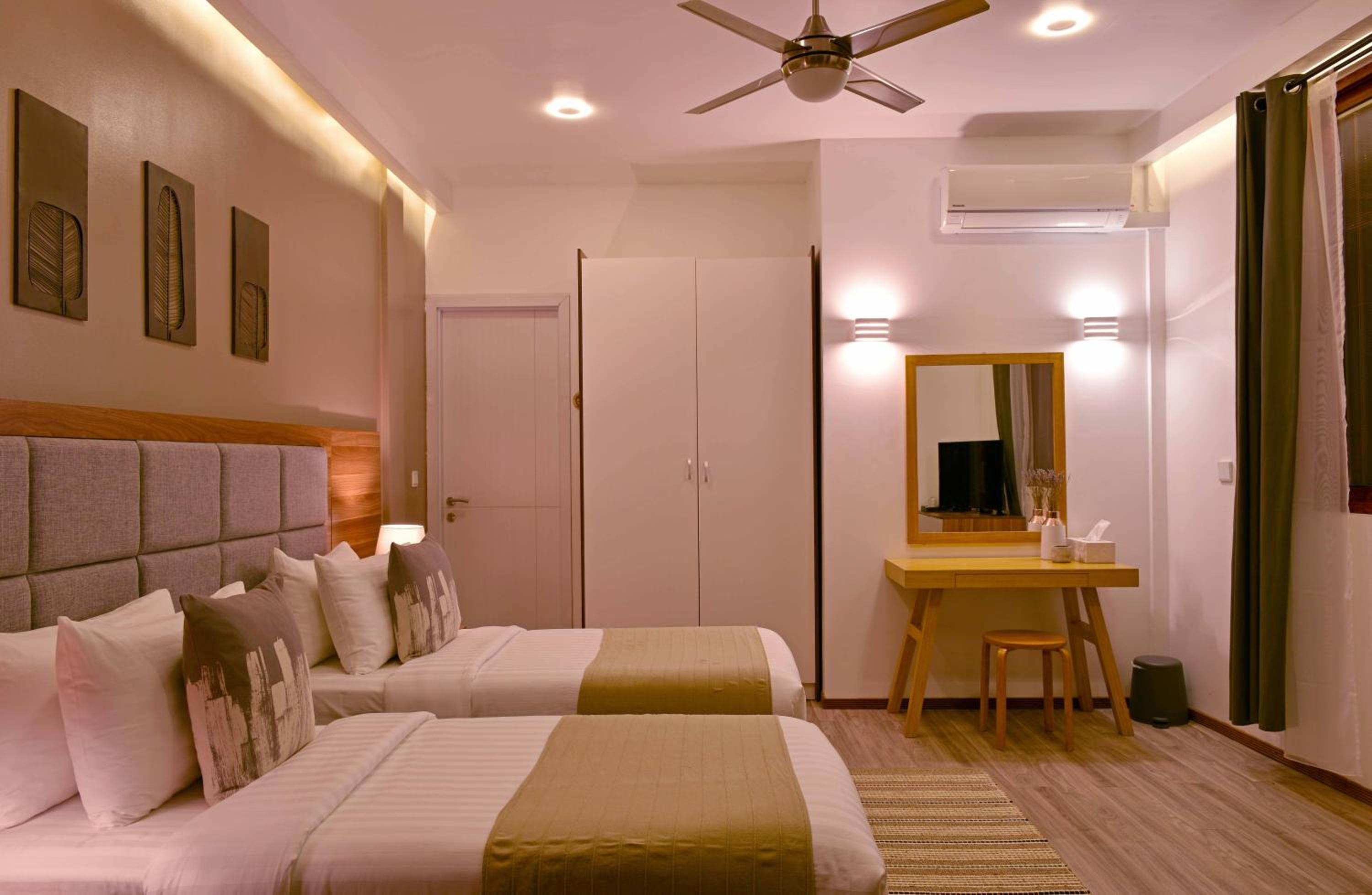 Veli Vilaa Dhiffushi - Beachfront photo 4