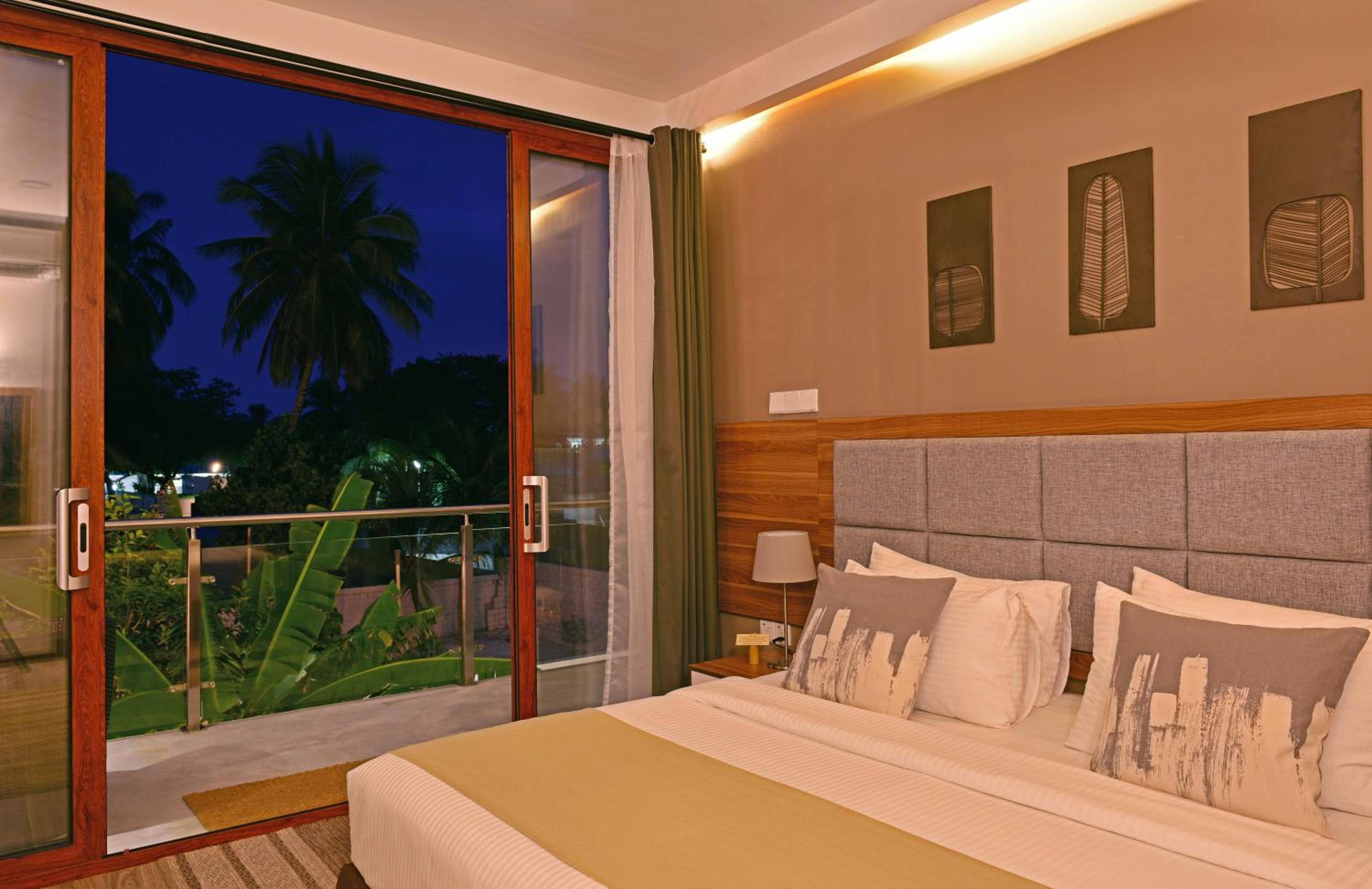 Veli Vilaa Dhiffushi - Beachfront