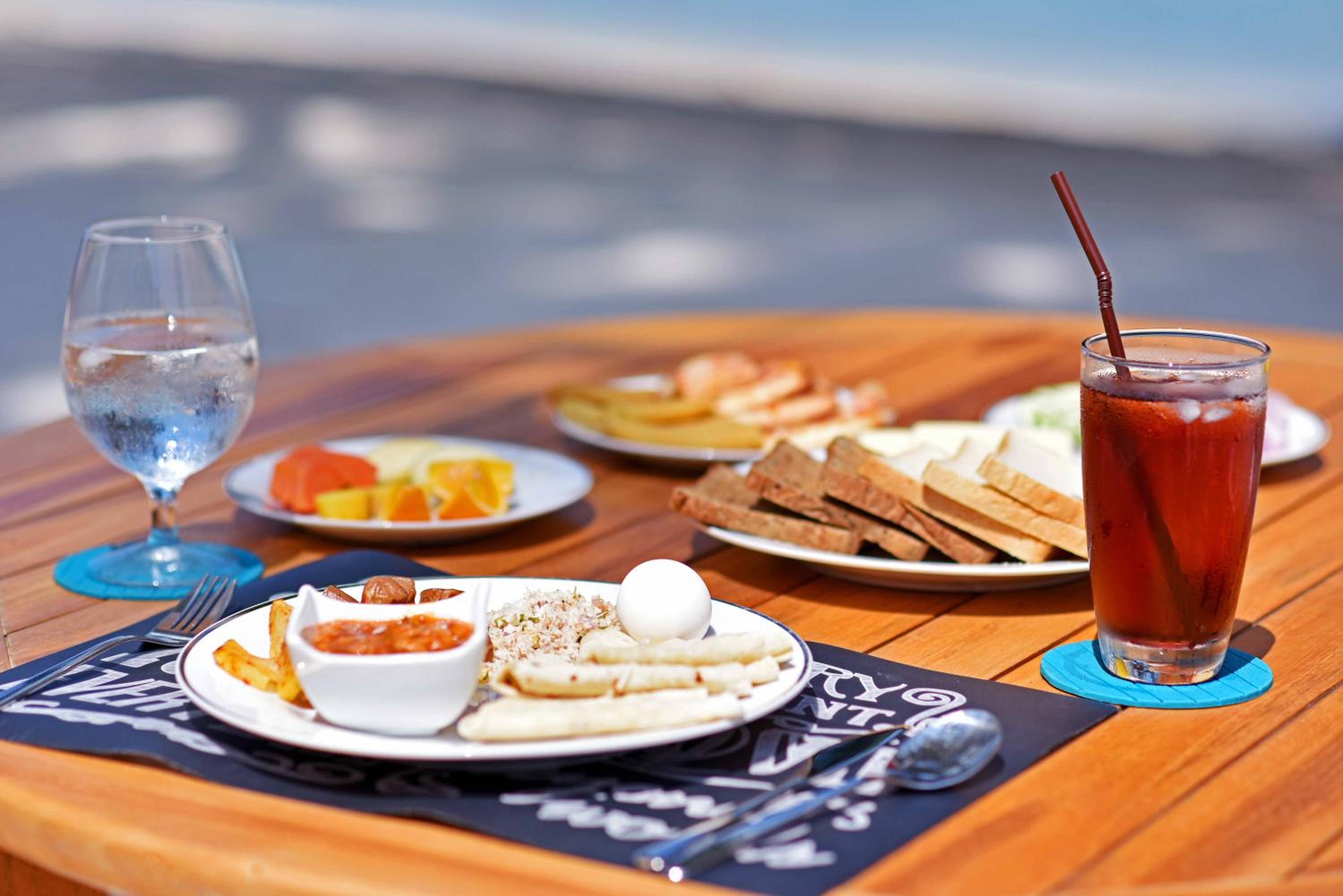 Veli Vilaa Dhiffushi - Beachfront