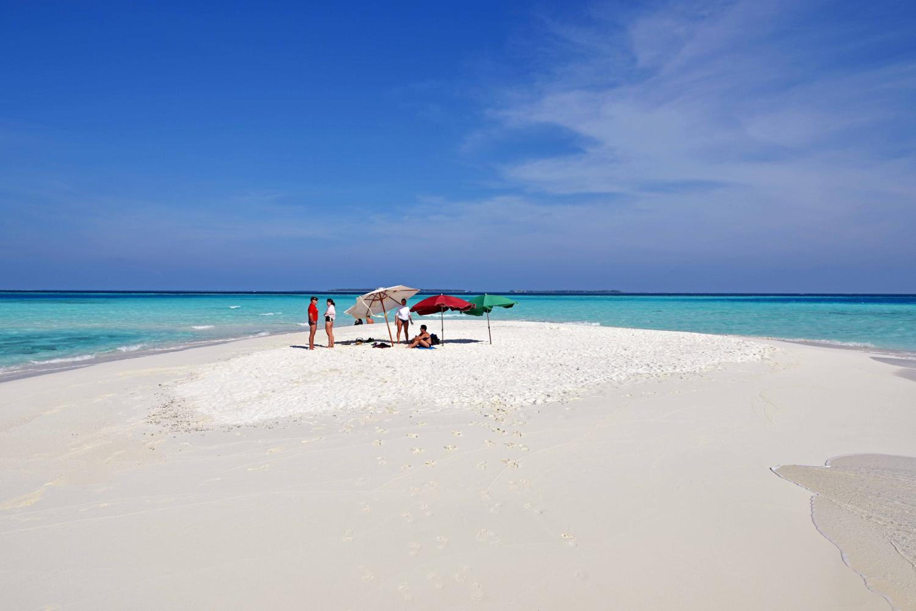 Veli Vilaa Dhiffushi - Beachfront