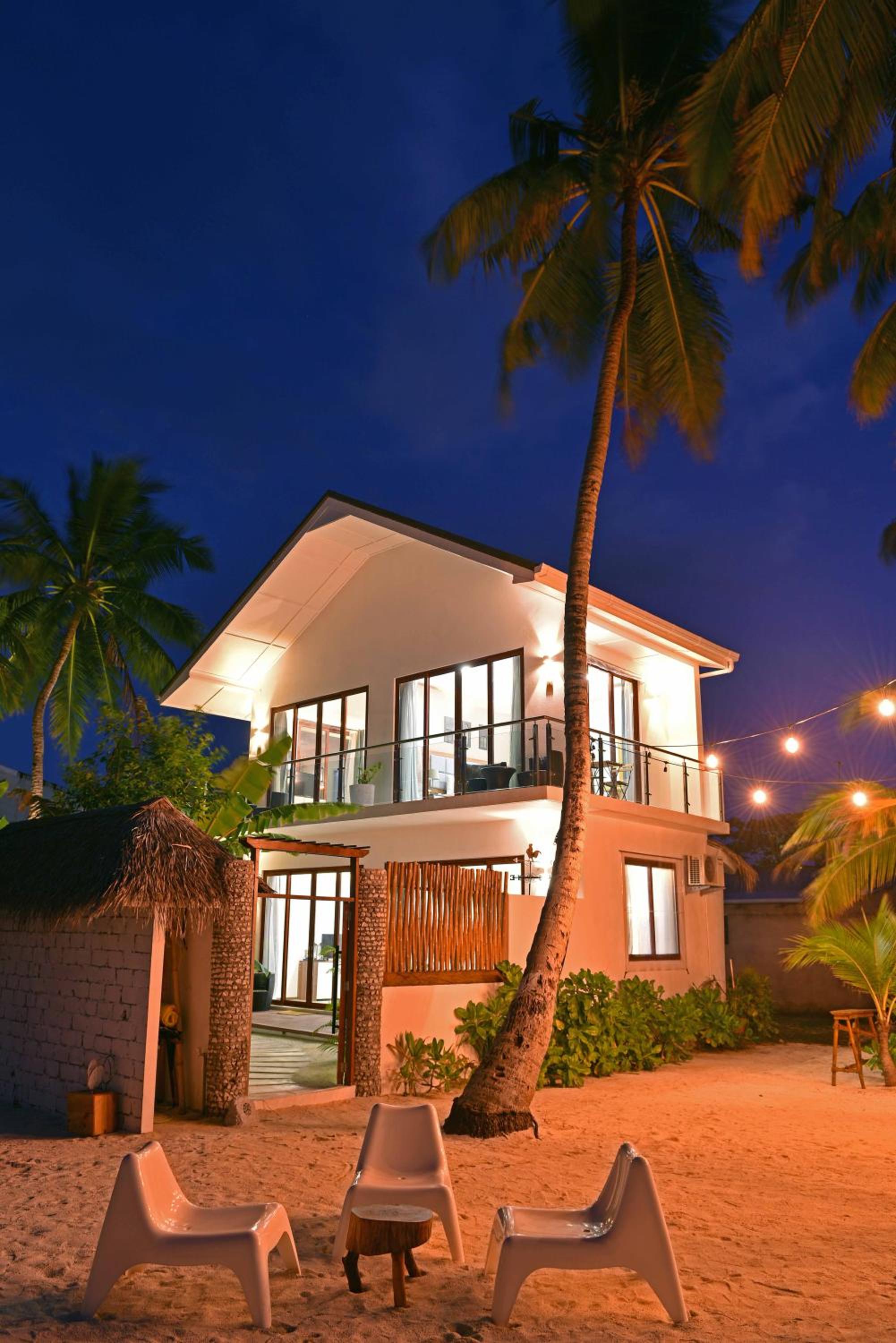 Veli Vilaa Dhiffushi - Beachfront