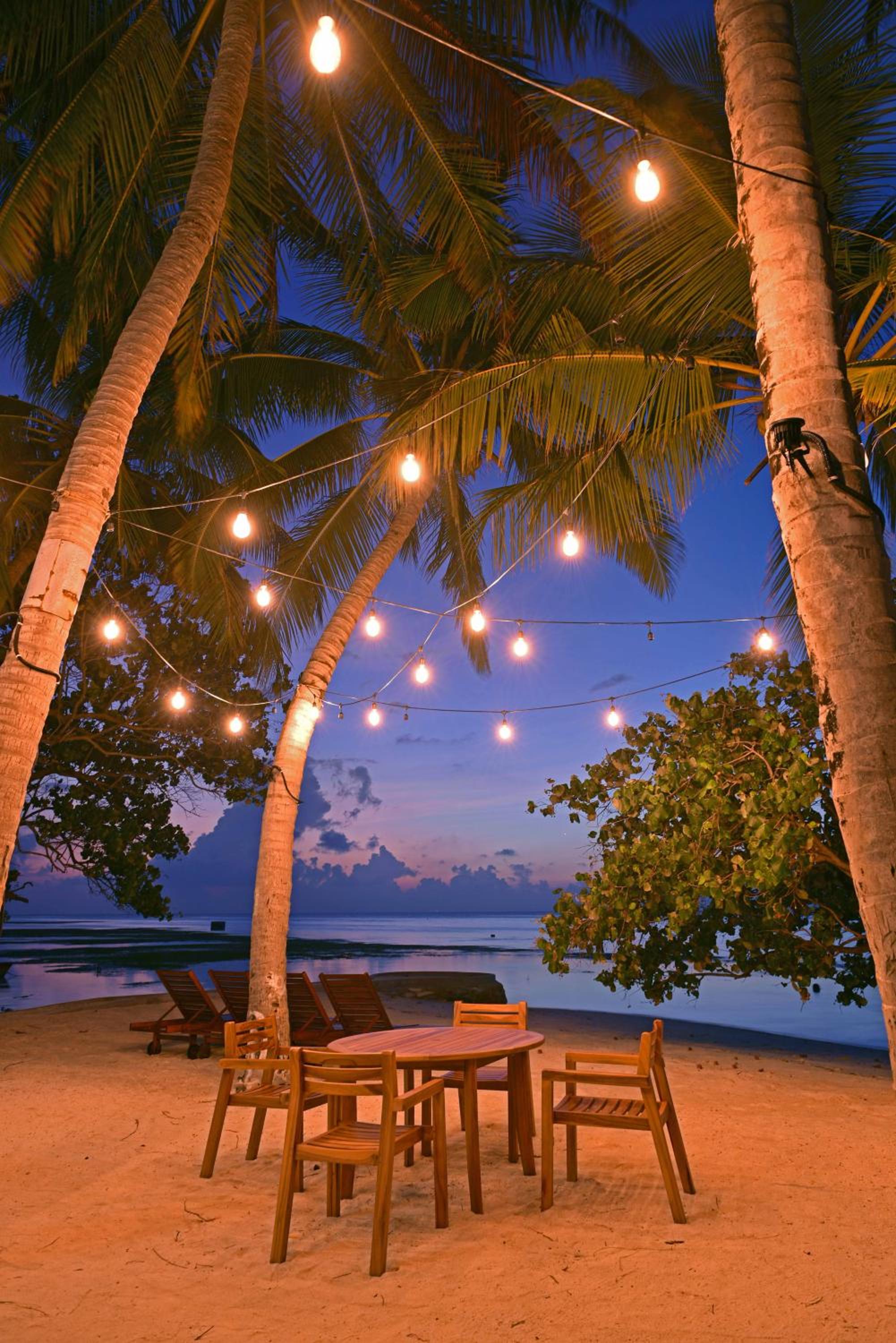 Veli Vilaa Dhiffushi - Beachfront