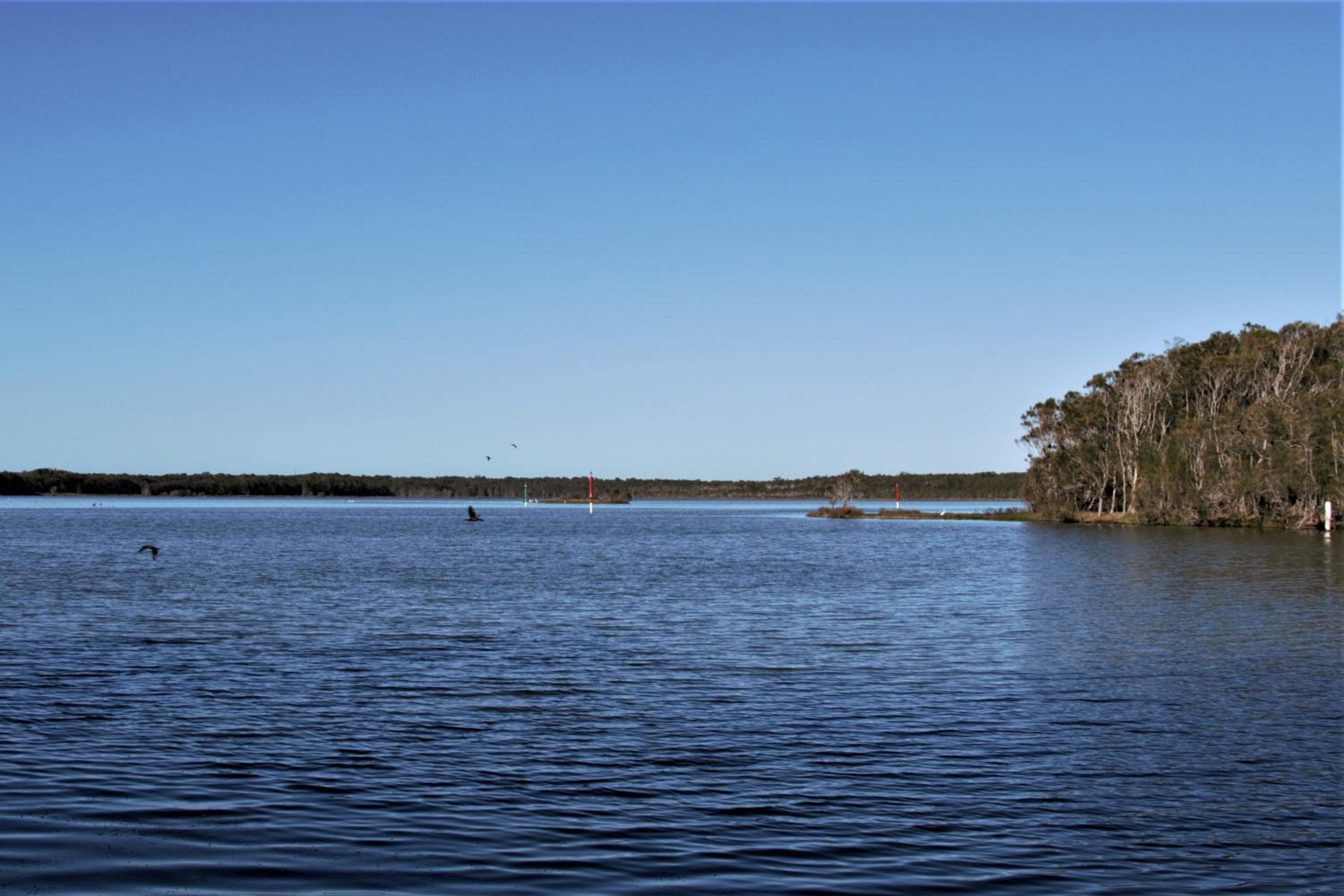 Hibiscus Lakeside Motel