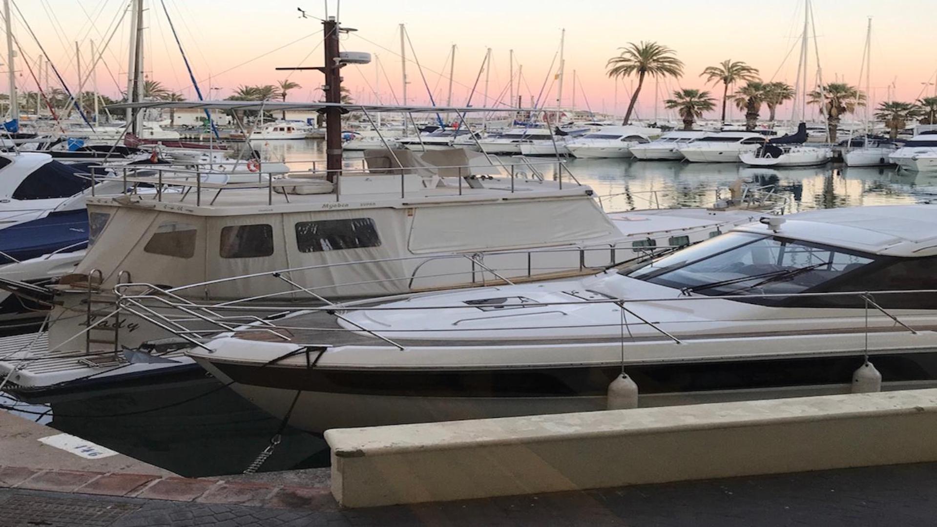 Puerto Marina Apartment