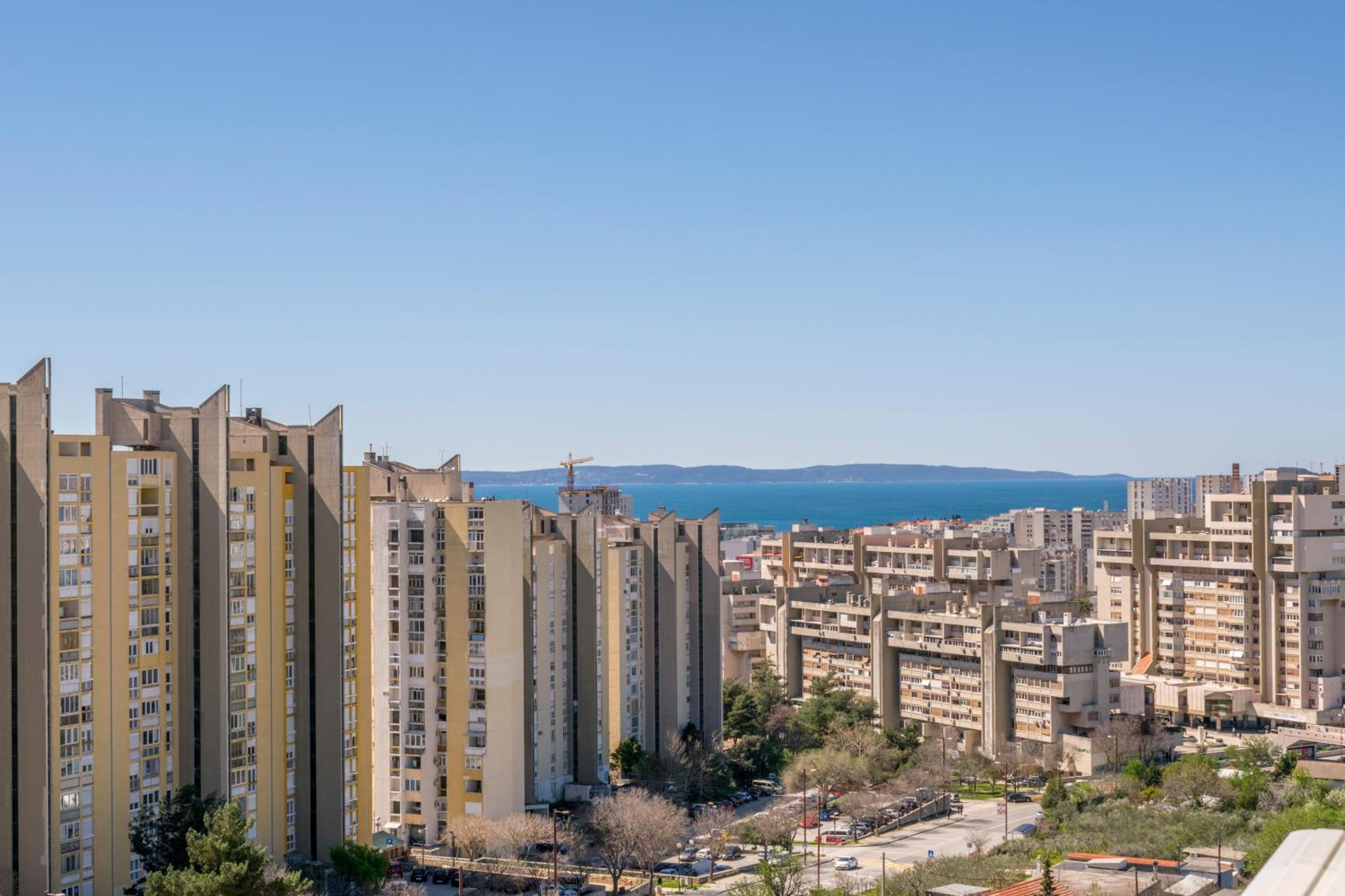 Apartment Azure Split