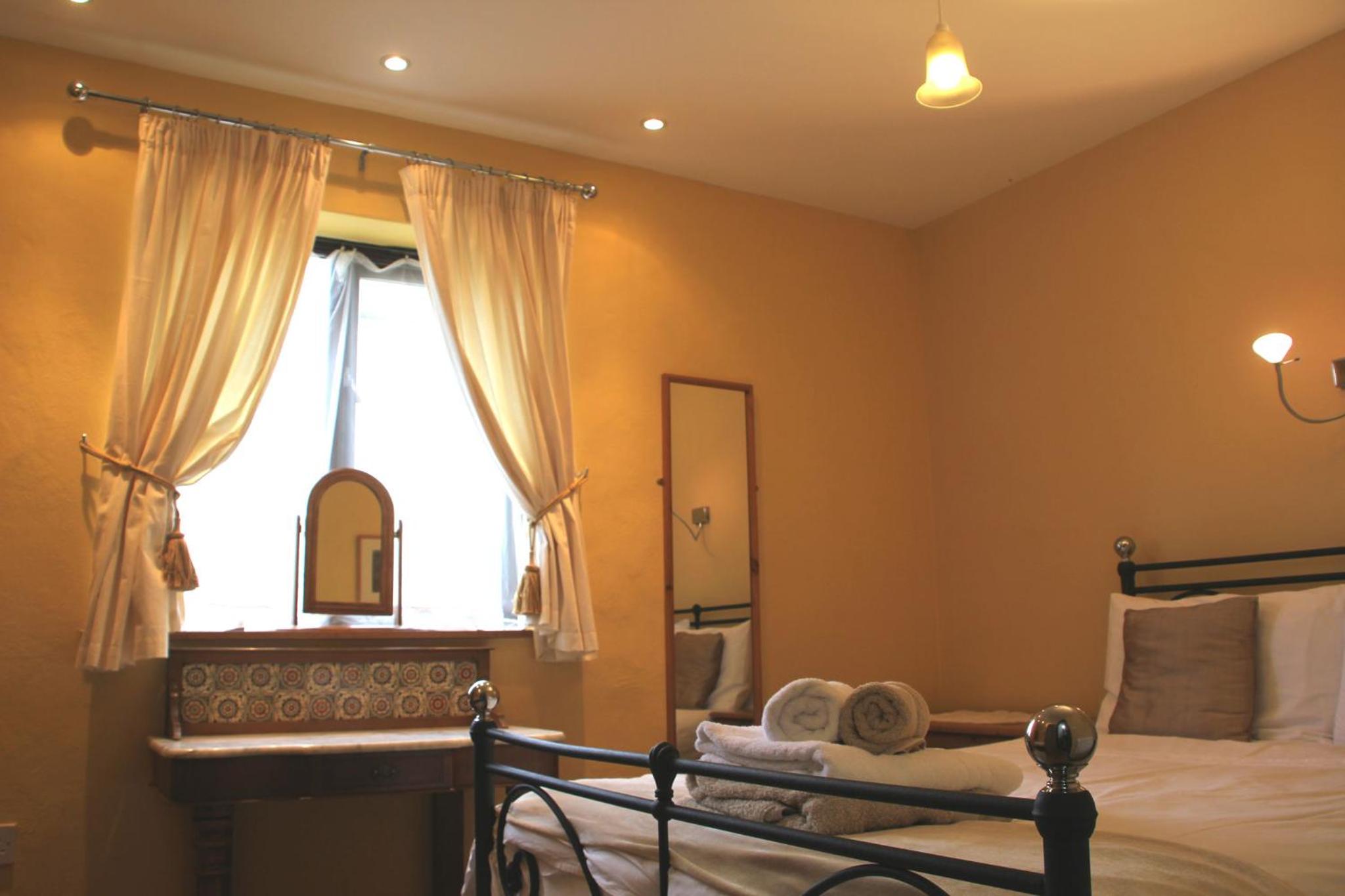 Alston Art Apartments