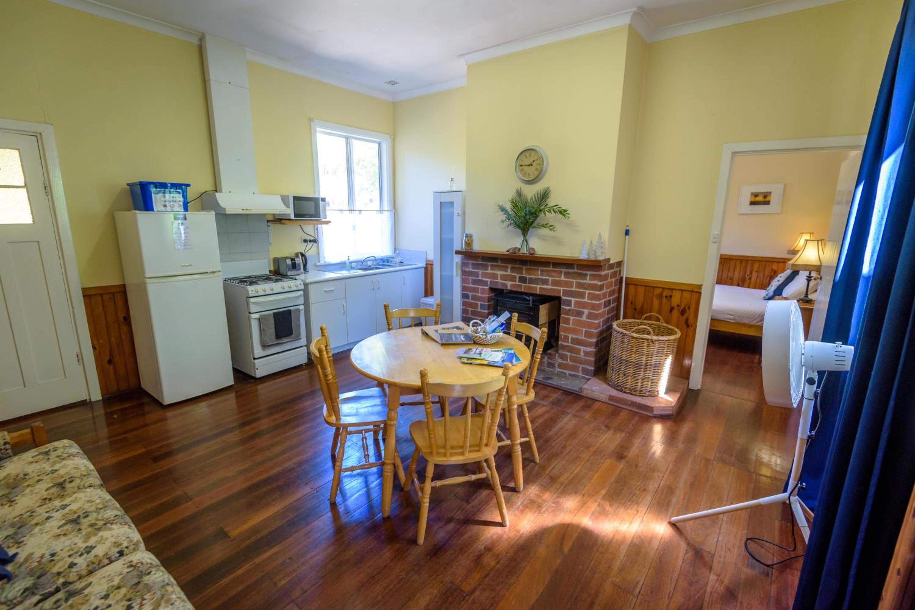 Lewana Cottages