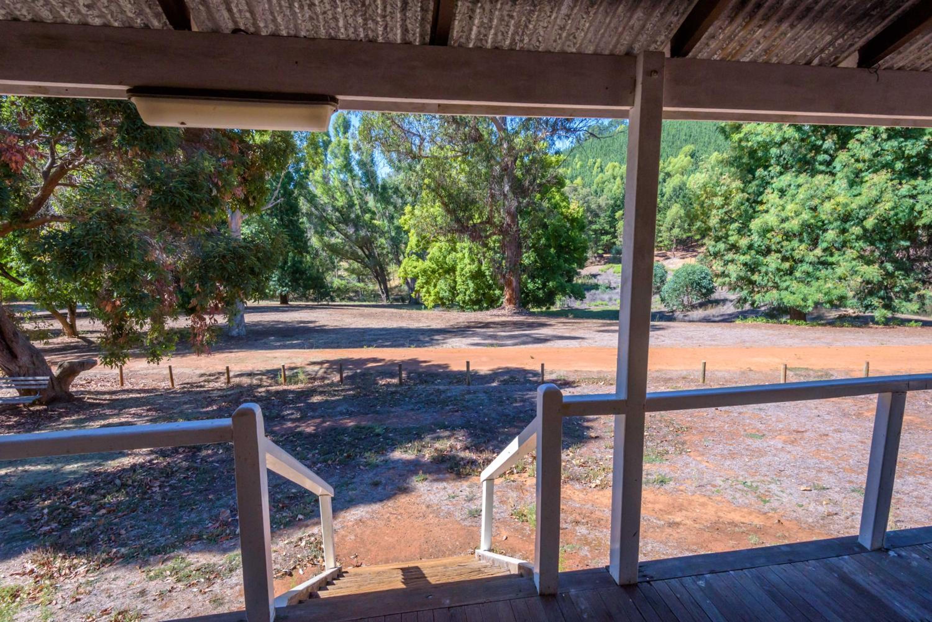 Lewana Cottages