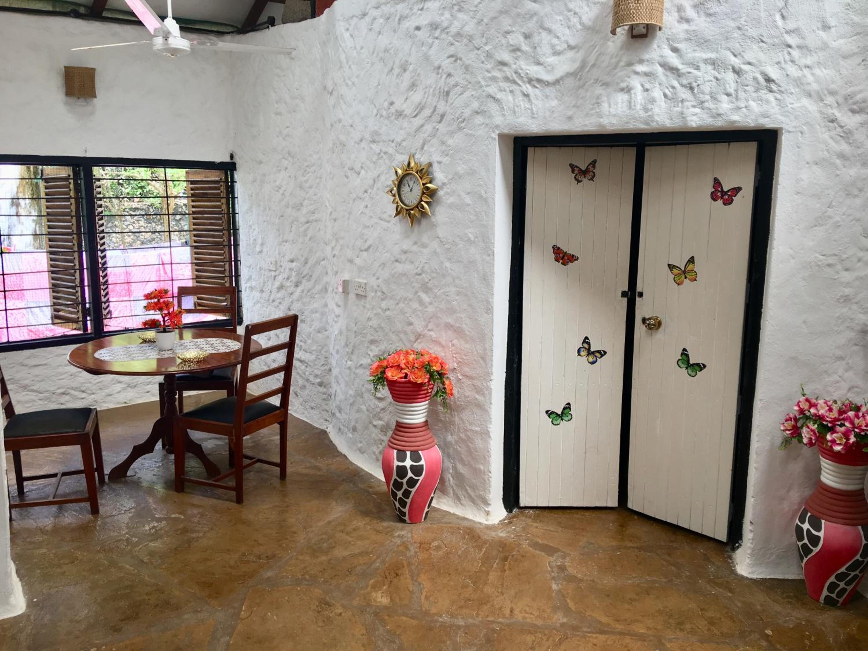 Tradewinds Lodge