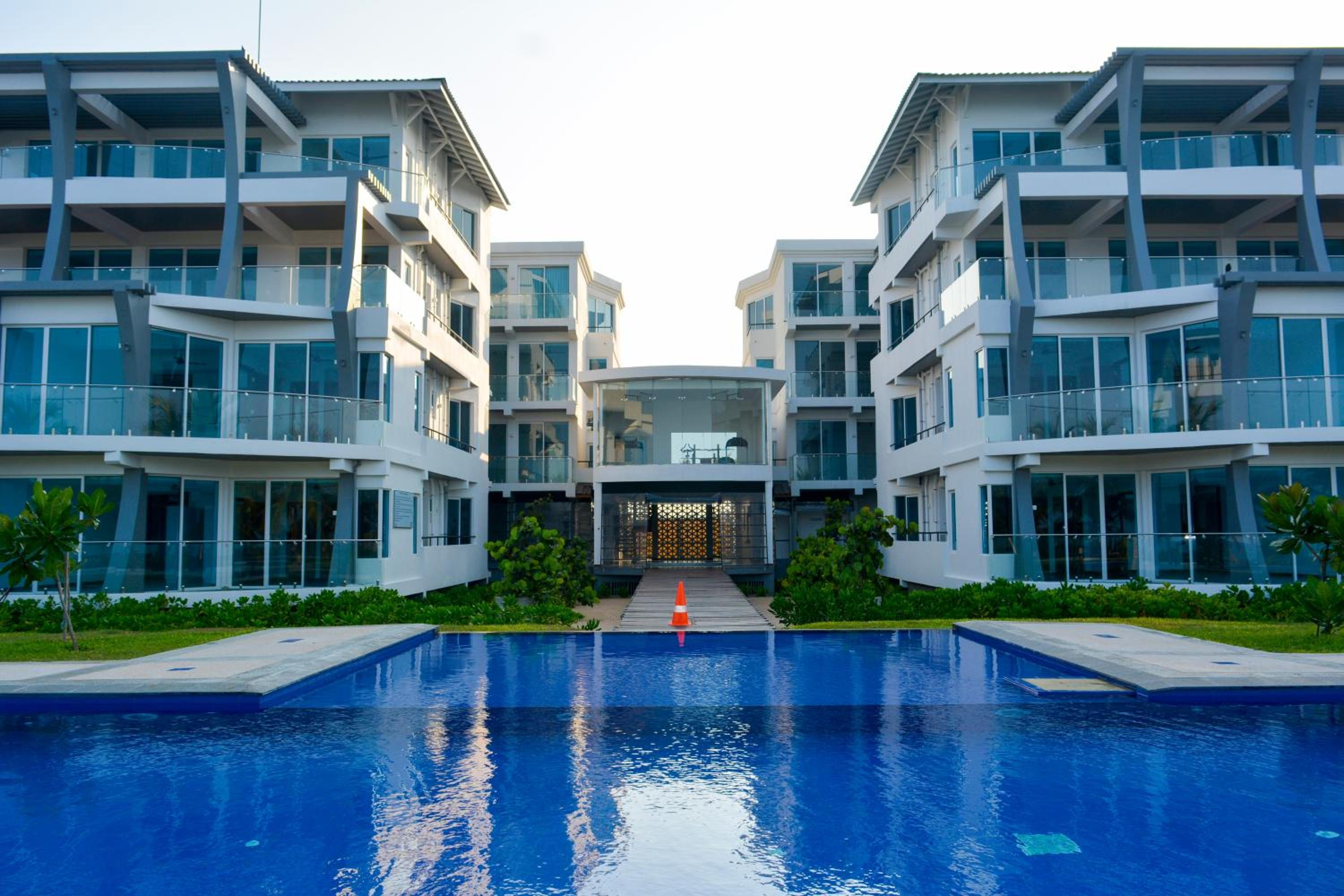 Pearl Of Ocean Front view 4