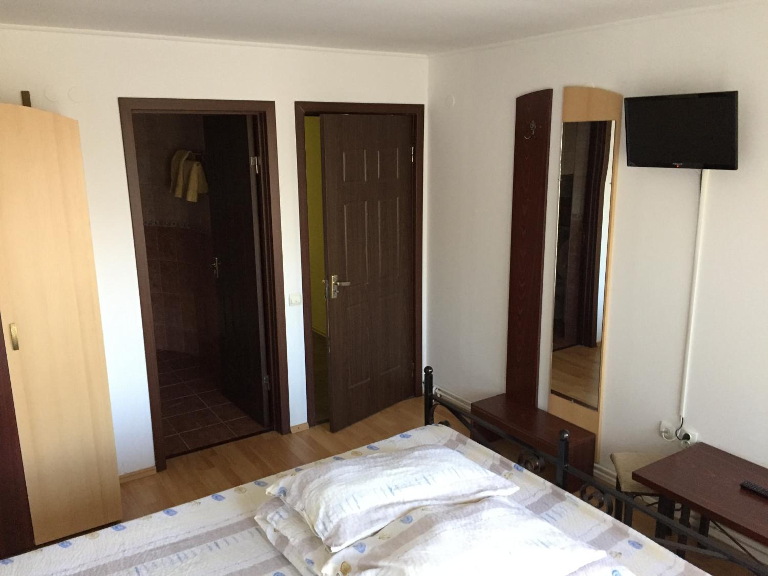 Photo 33
