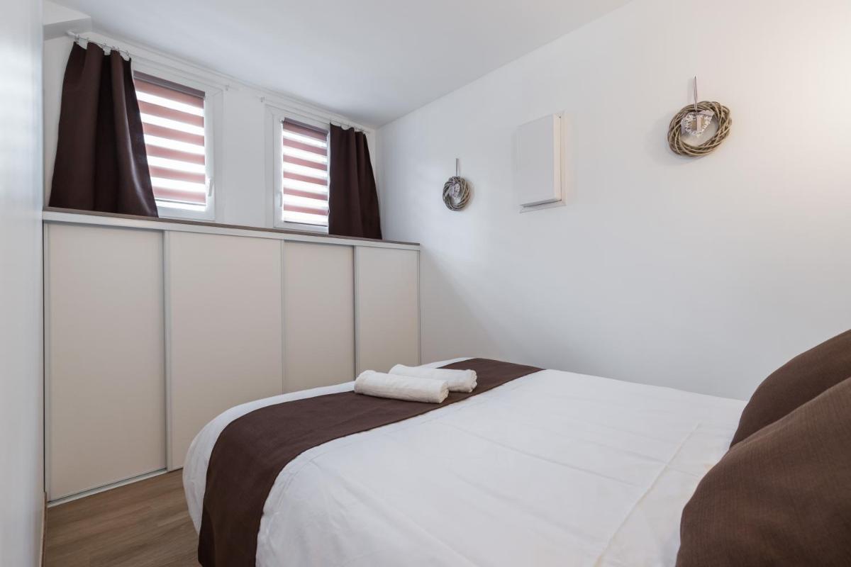 Sleep In Antibes City Center