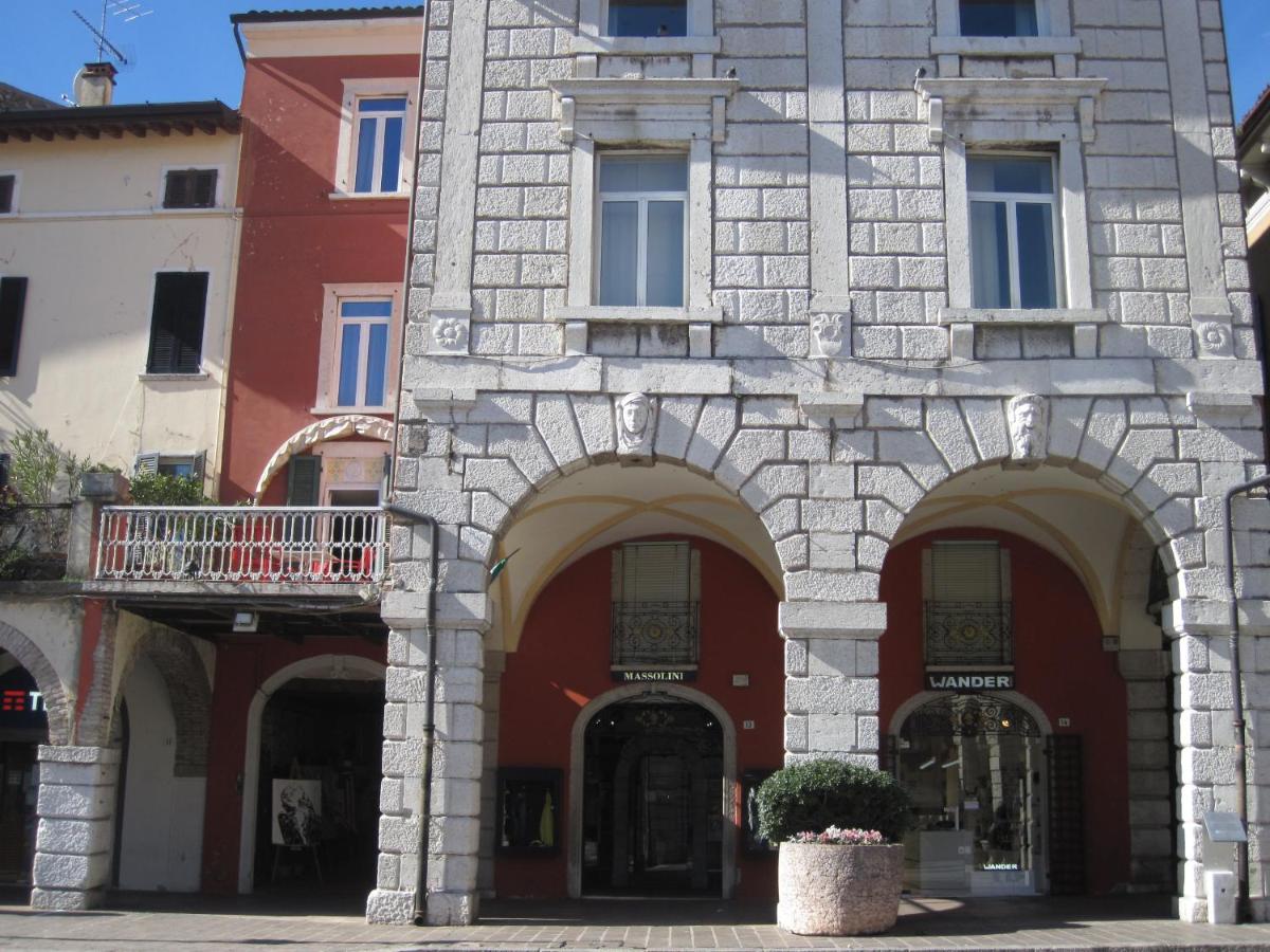 Palazzo del Provveditore T02294 view 2