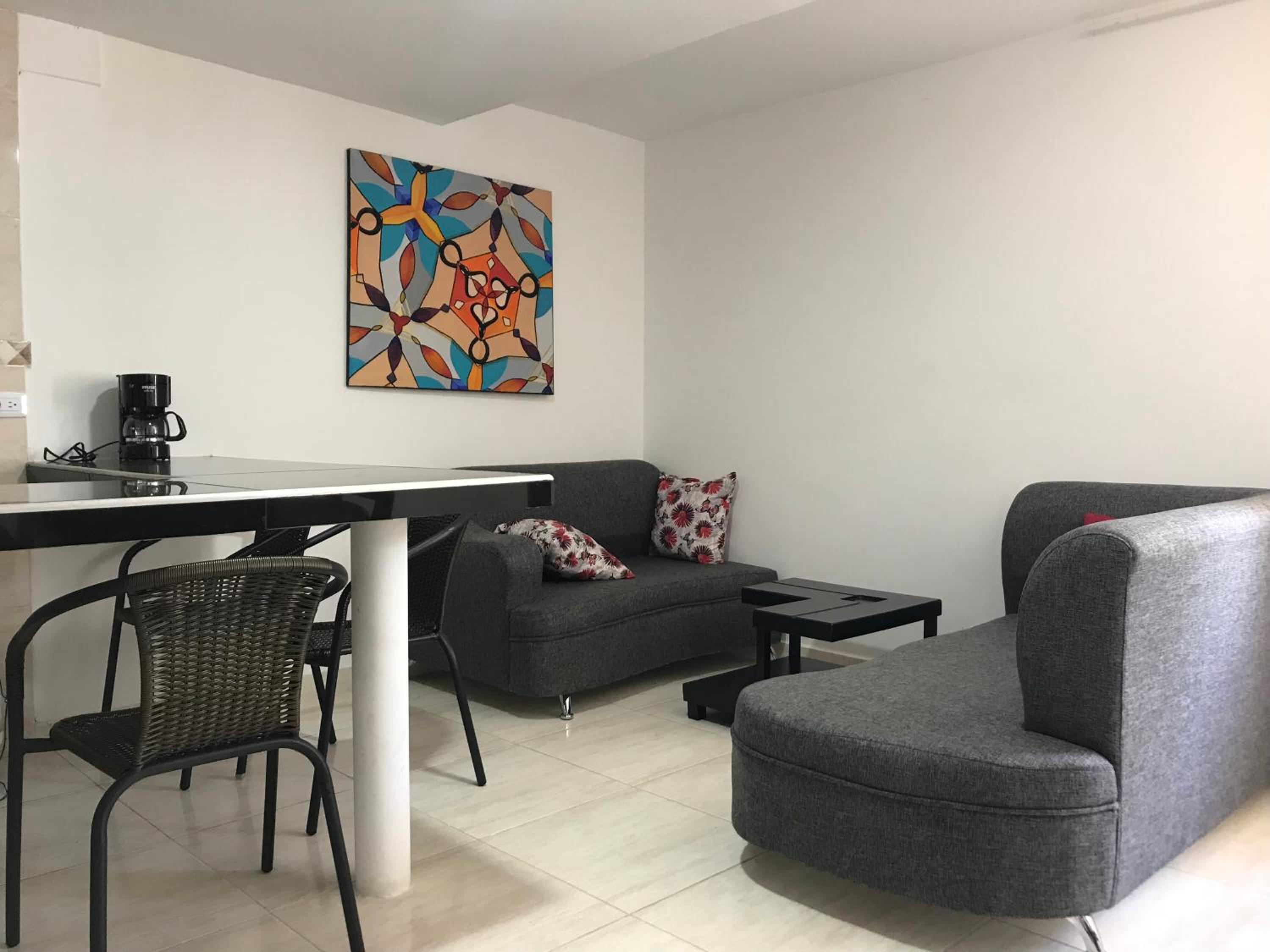 Home to Go Hostal apartamentos view 5