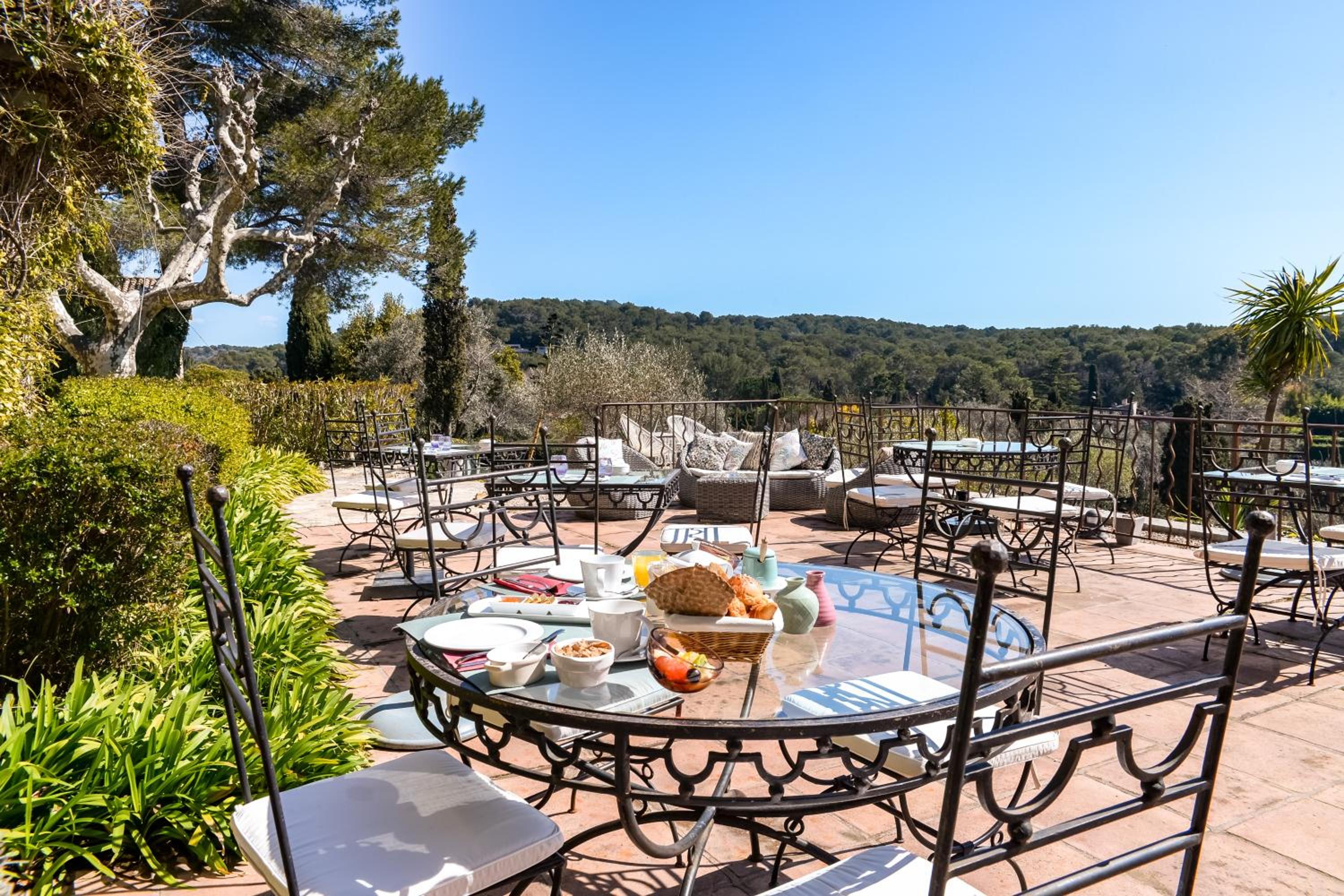 Mougins Vacations - Le Manoir de L'Etang - Property Image 5