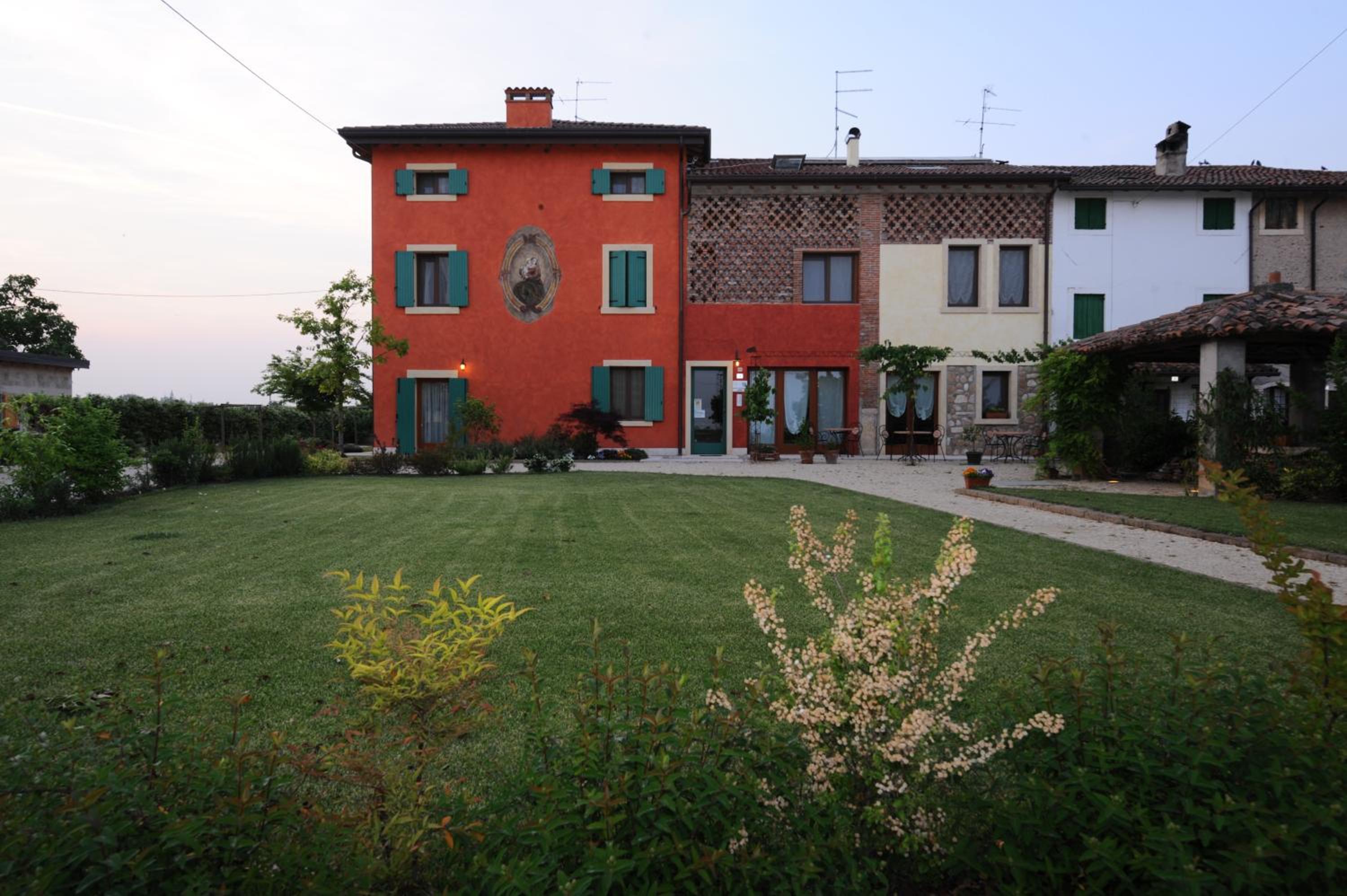 Photo 28