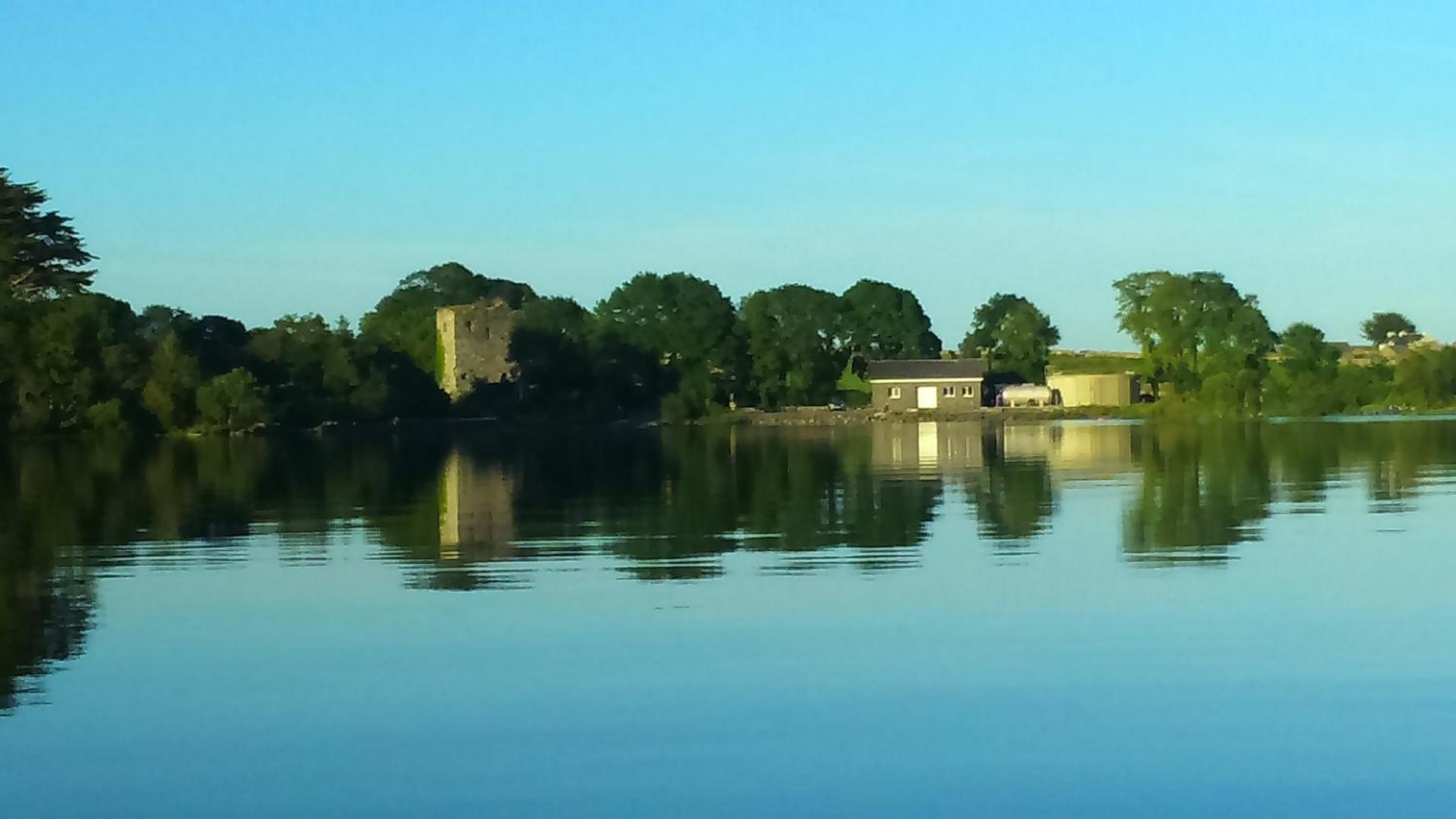 Cosy Lakeside Cottage John's hollow view 4