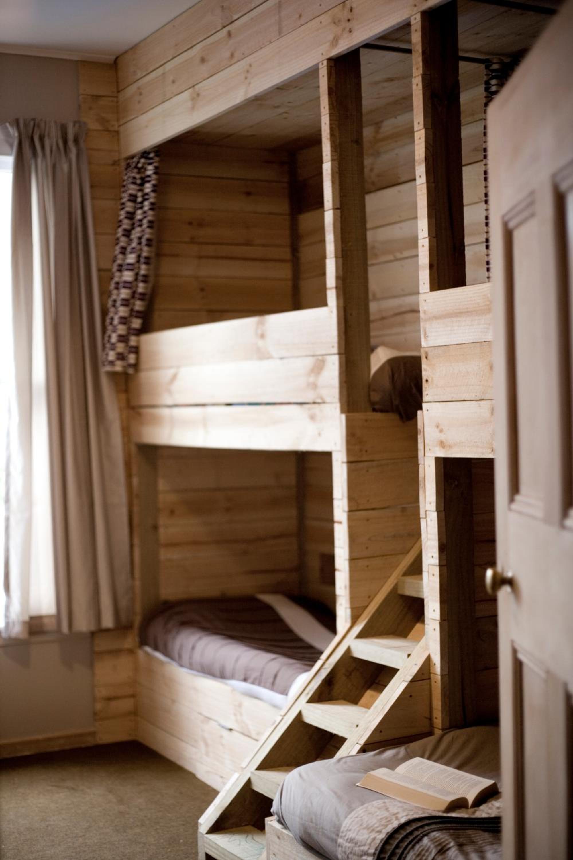 Pinedale Lodge & Apartment