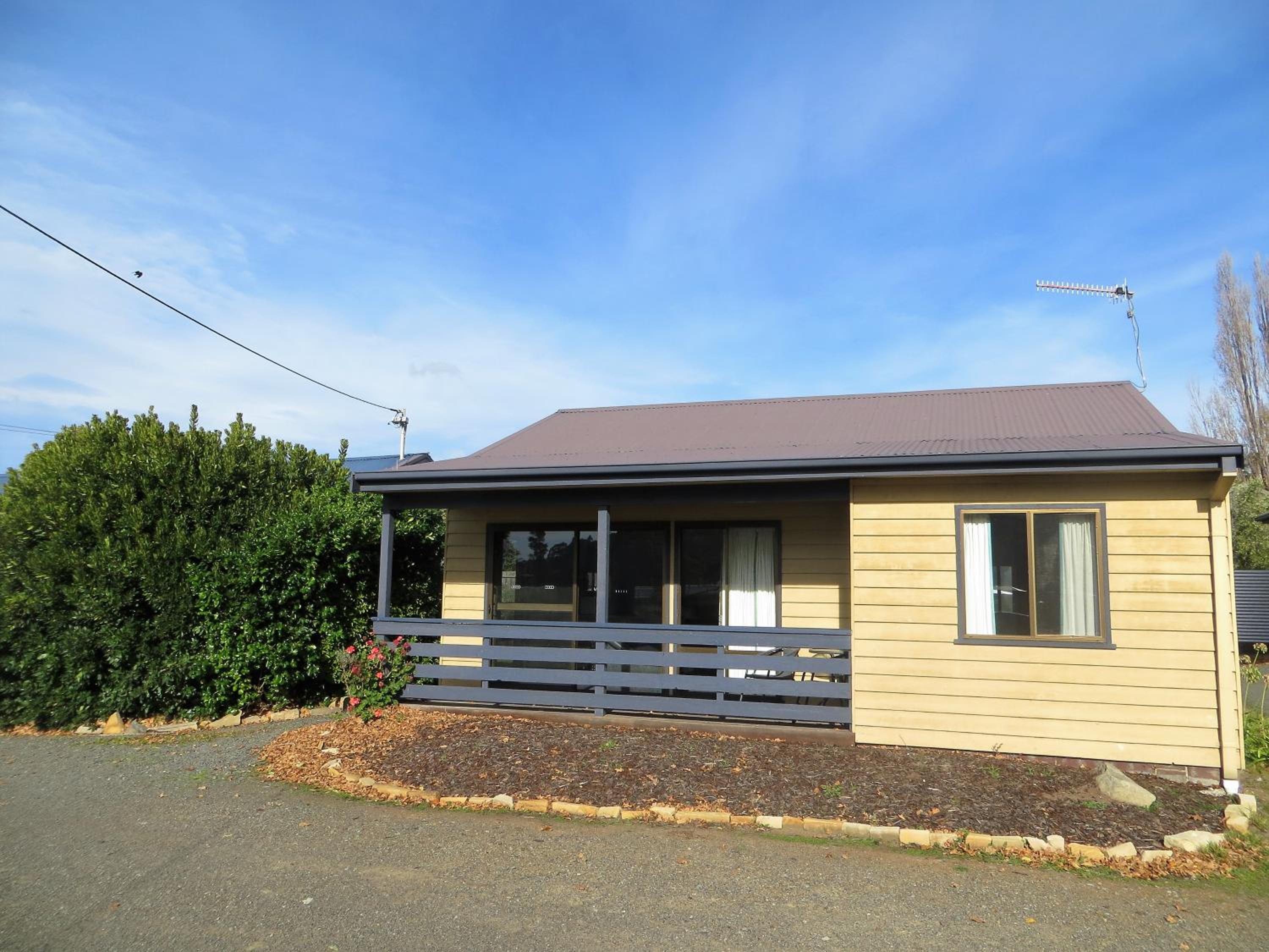 Orford Prosser Holiday Units view 4