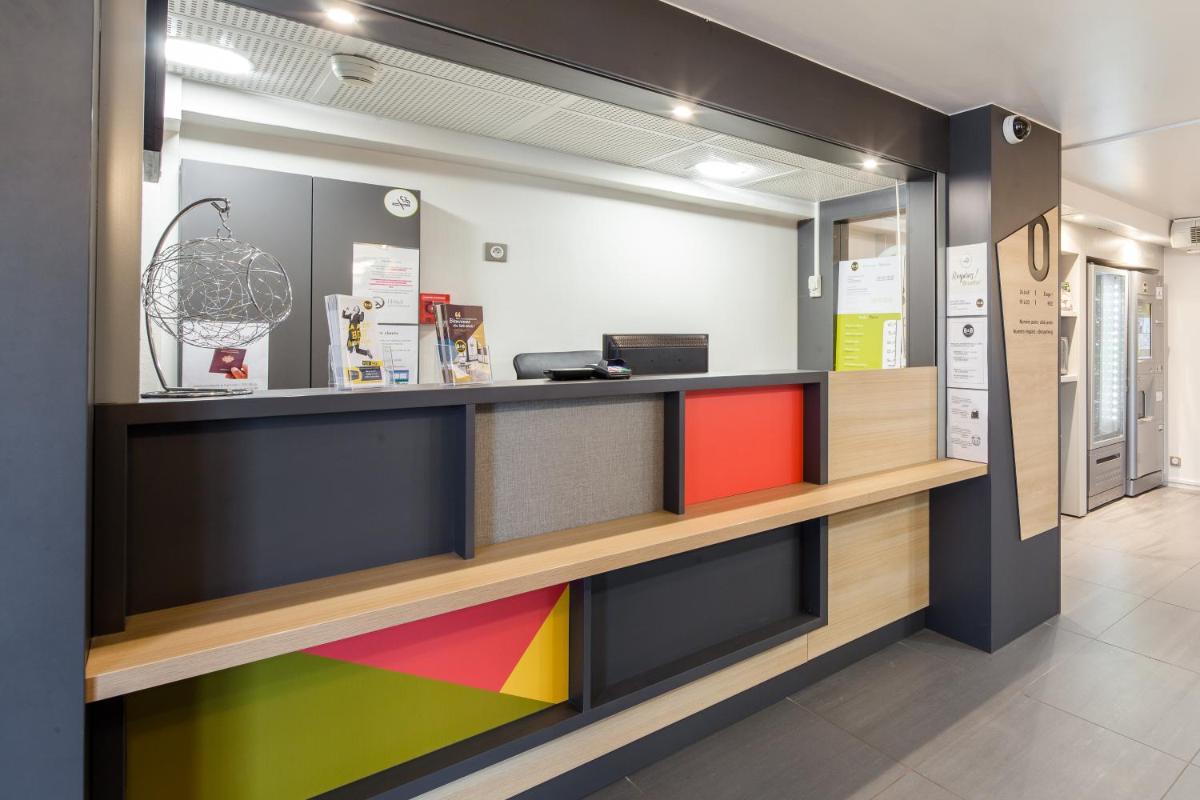 hotel reception